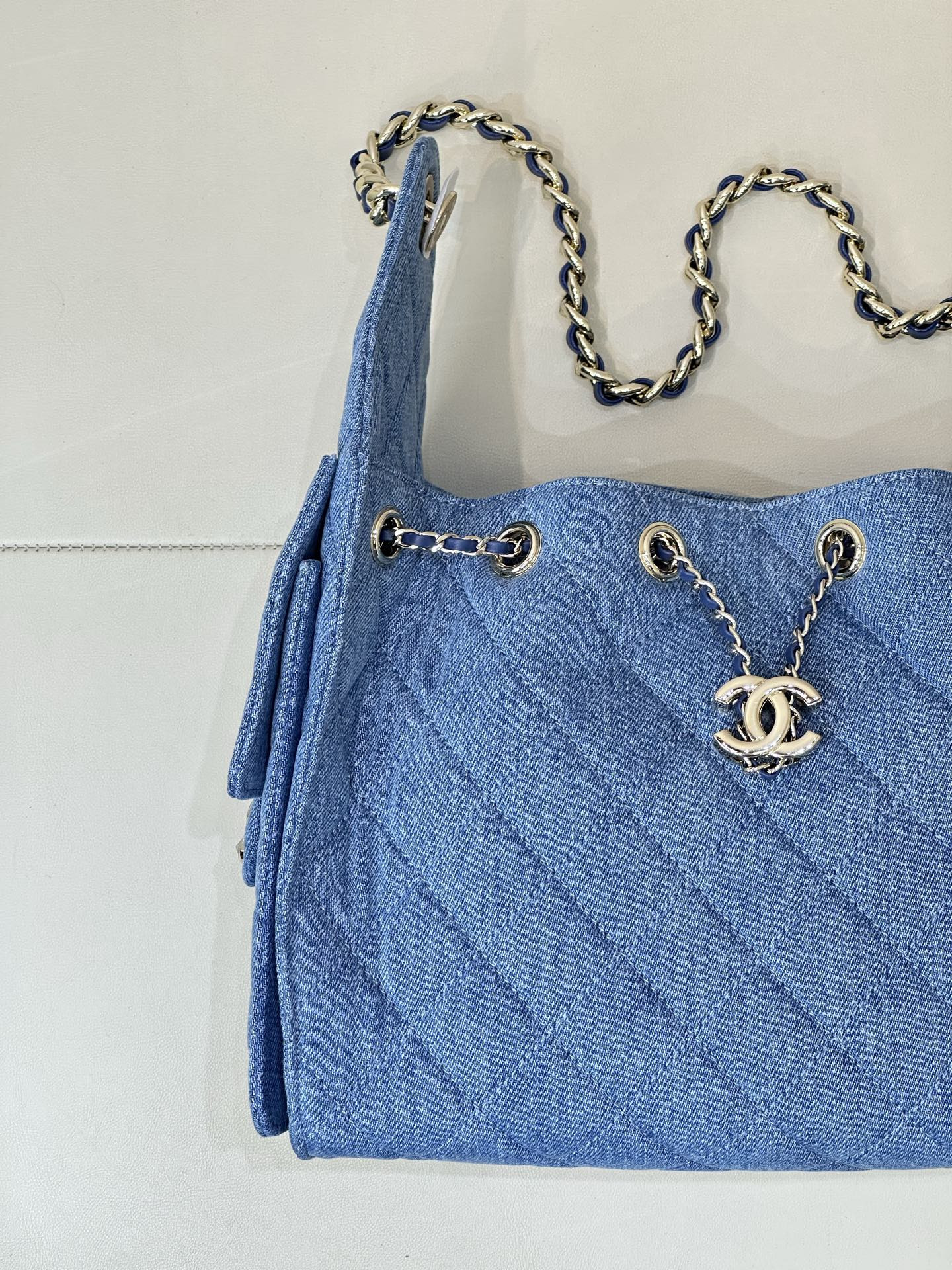 CHANEL 25C Bucket Bag 26x30x14cm