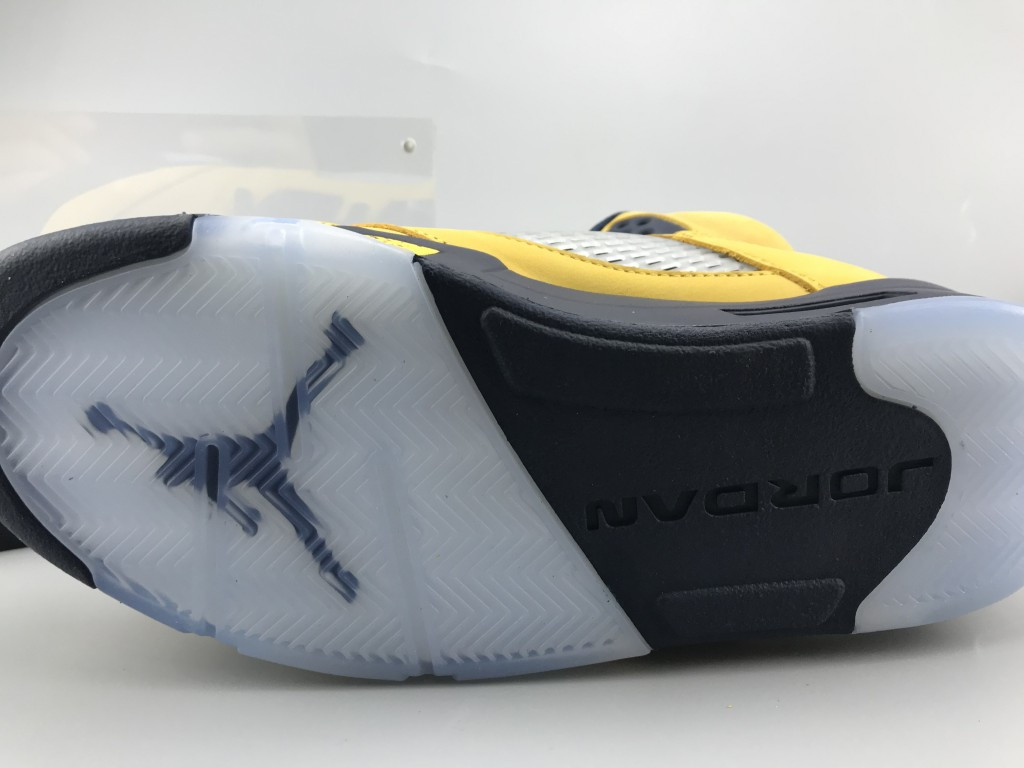 UA AIR JORDAN 5 RETRO SP