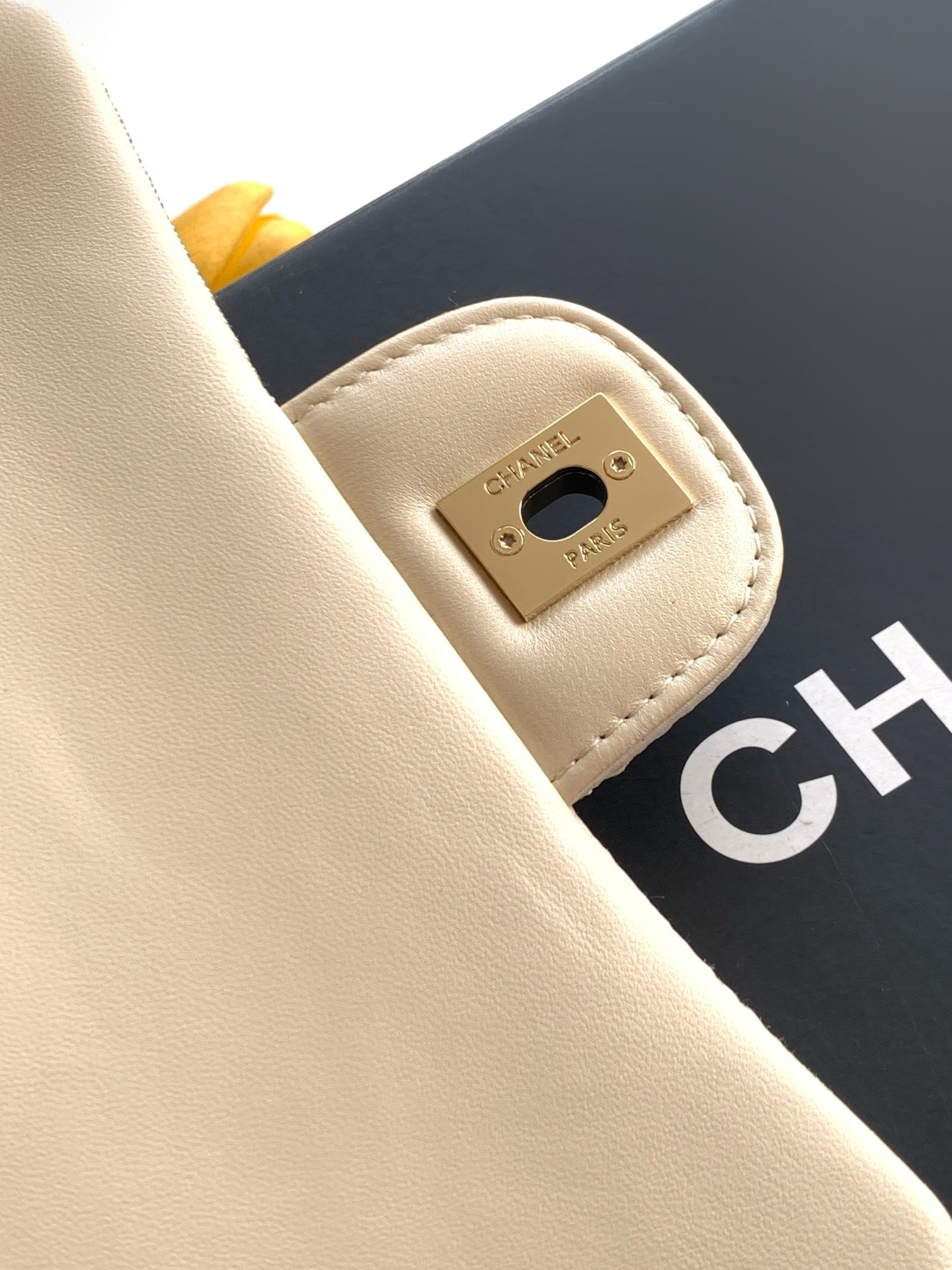 Chanel Flap Bag AS4561 14x21x8cm
