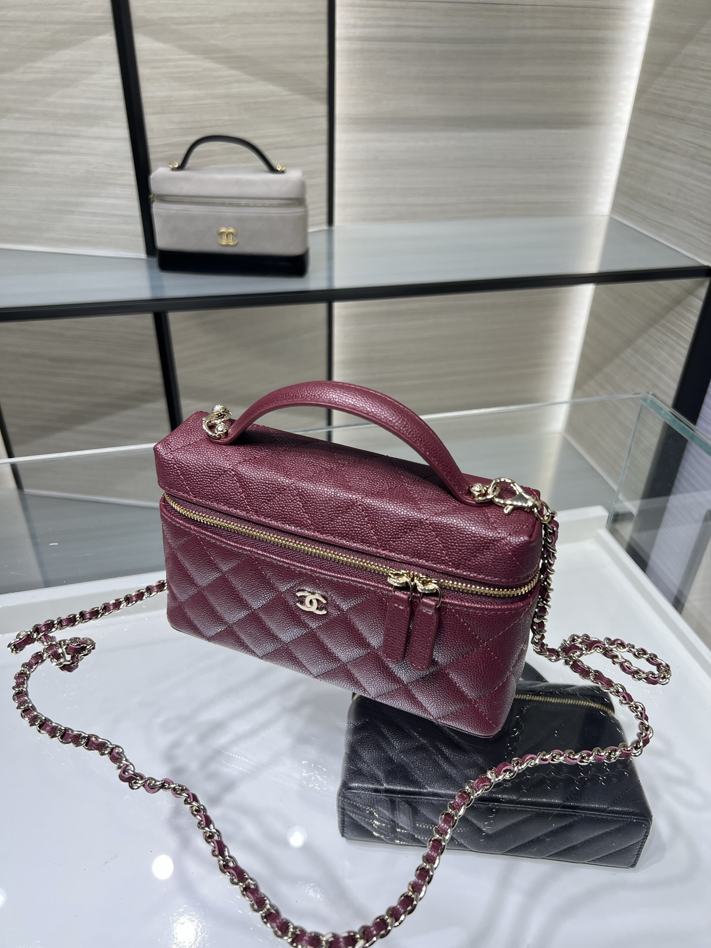 CHANEL Classic Vanity with chain Handbag AP4385 17x19.5x5cm