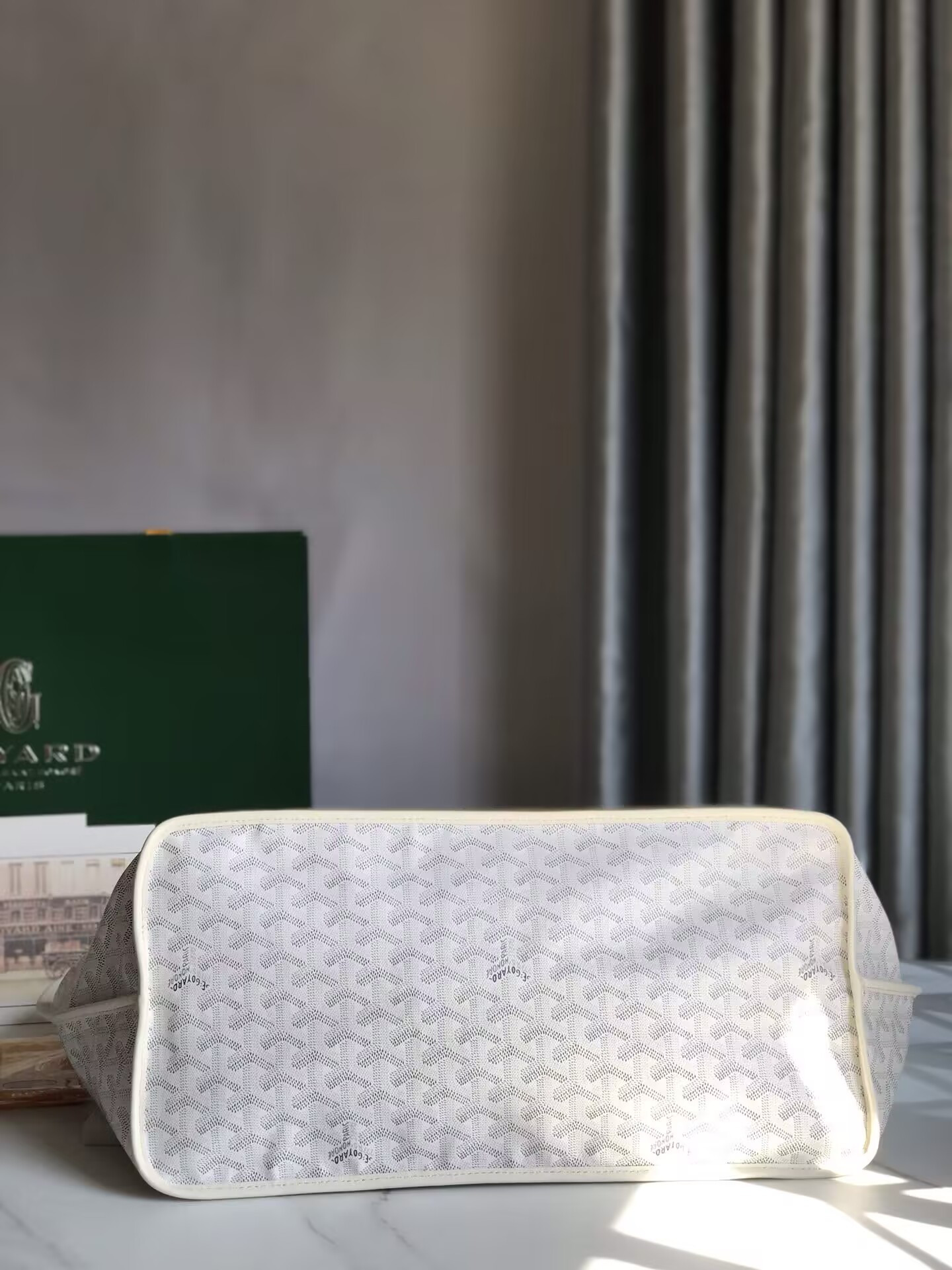 Goyard Anjou GM Bag 39x32x19cm