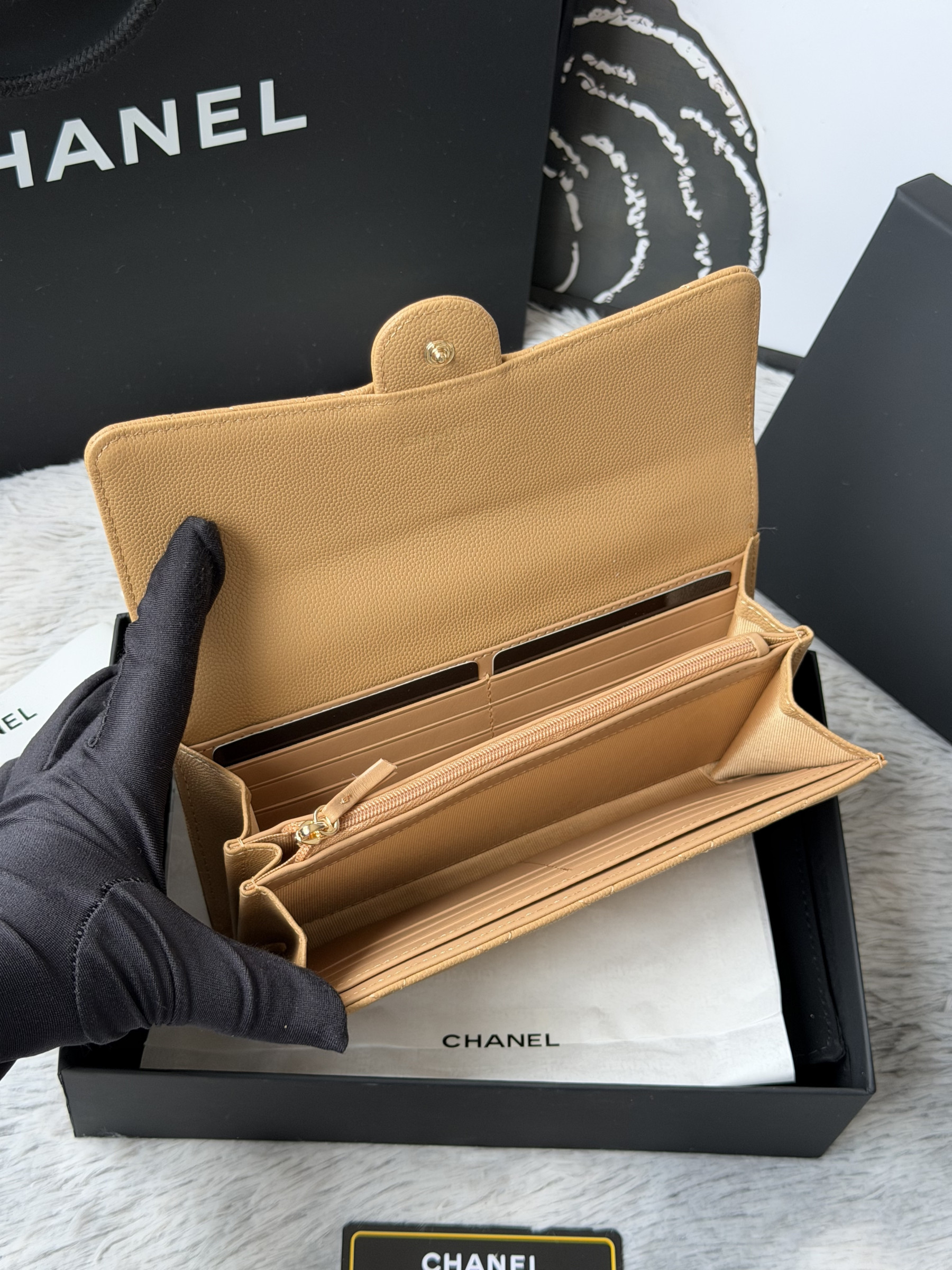 Chanel Wallet 80758 10x19x3cm