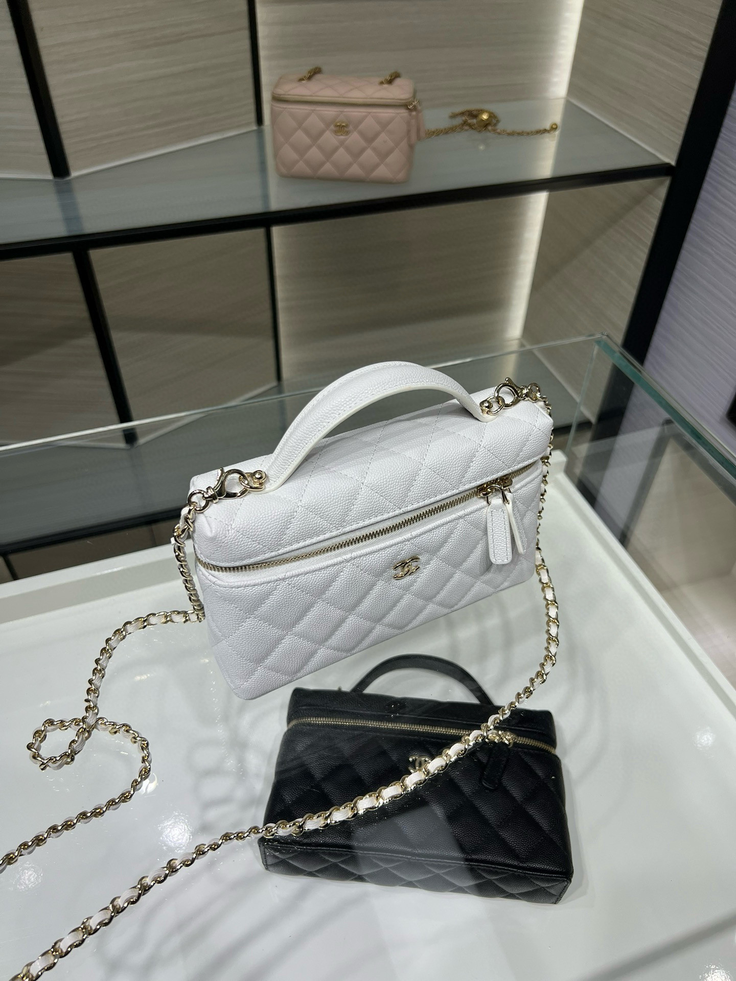 CHANEL Classic Vanity with chain Handbag AP4385 17x19.5x5cm
