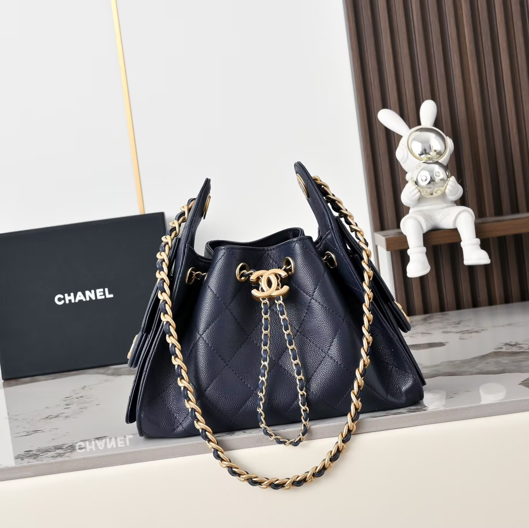 CHANEL 25C Bucket Bag 20x22x12.5cm