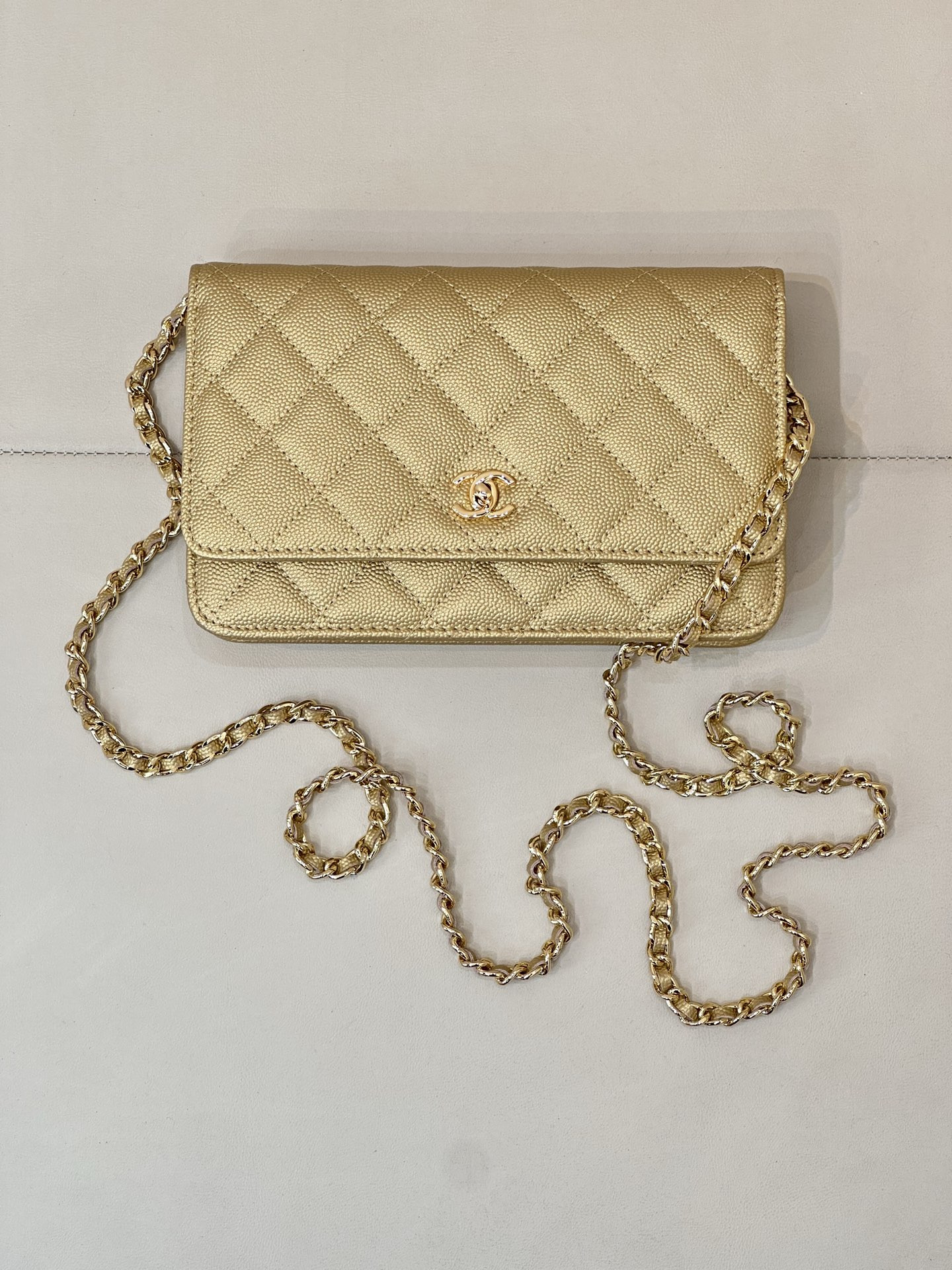 CHANEL WOC CLASSIC WALLET ON CHAIN 13x19x3cm
