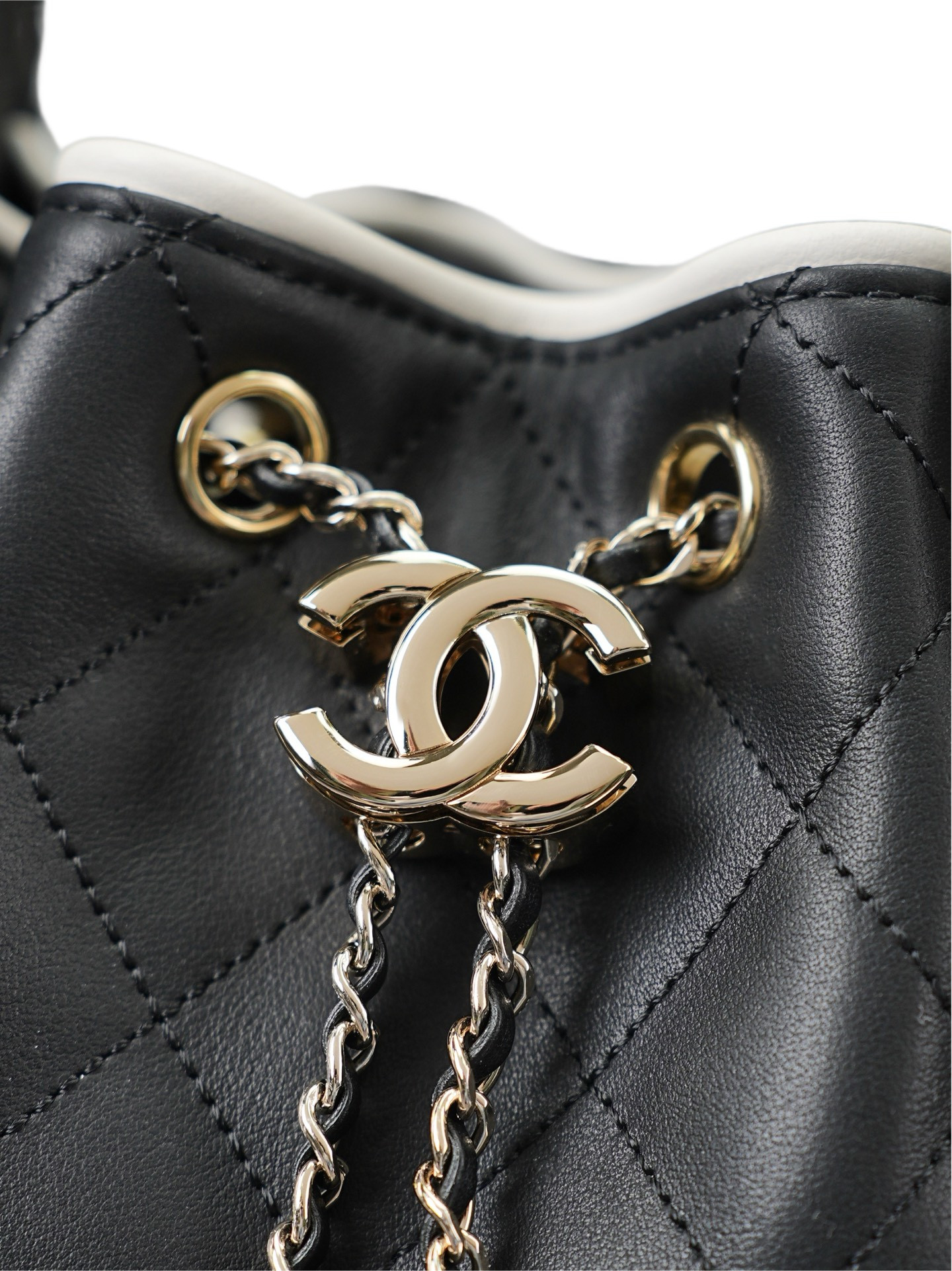 CHANEL 25C Bucket Bag 20x22x12.5cm