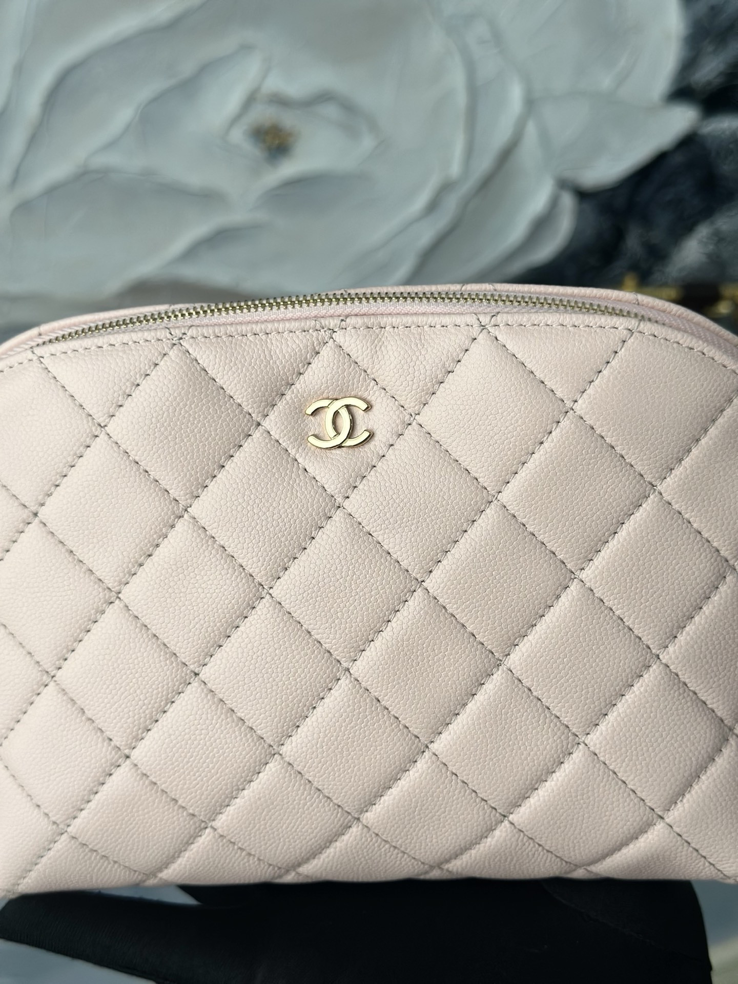Chanel Quilted Cosmetic Bag A31102 19x13x10cm