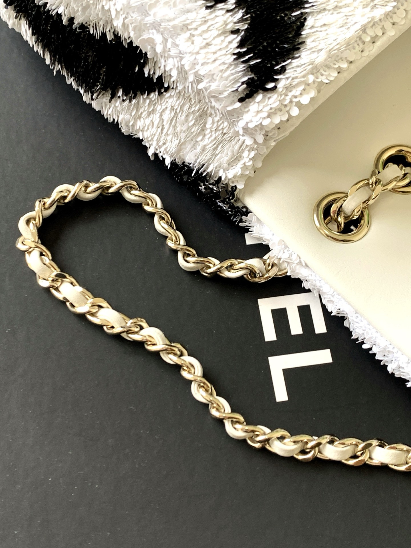 Chanel Flap Bag AS4561 14x21x8cm