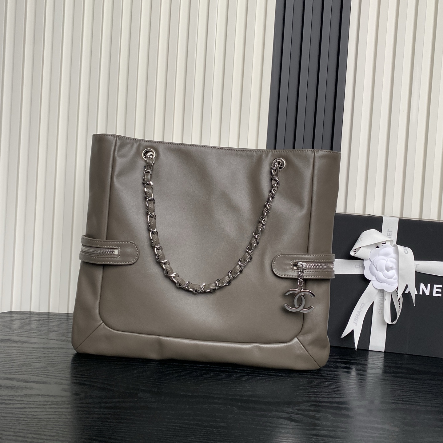 Chanel Vintage Graffiti Expandable Tote Bag AS9903 38x33cm