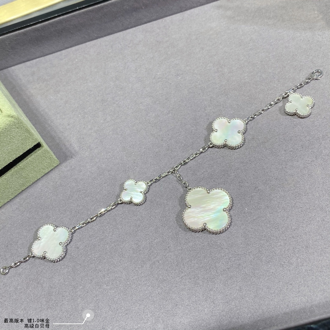 v*n cl**f & arpels preM1vm white fritillaria five flower bracelet