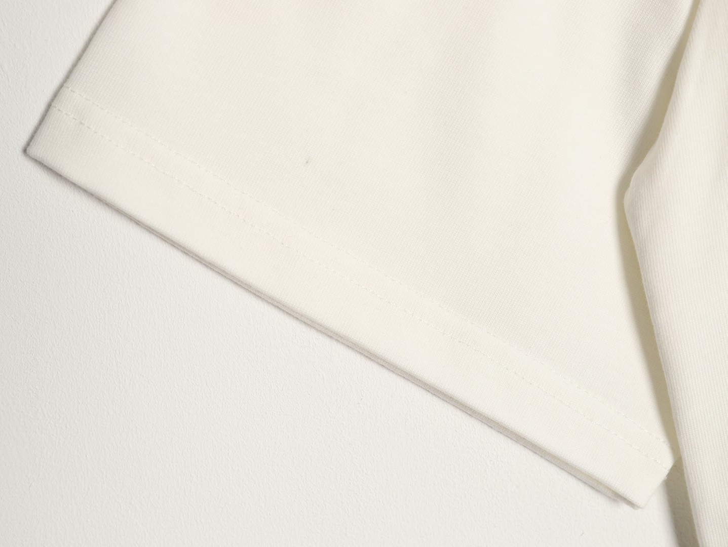 L0ew* short-sleeved t-shirt