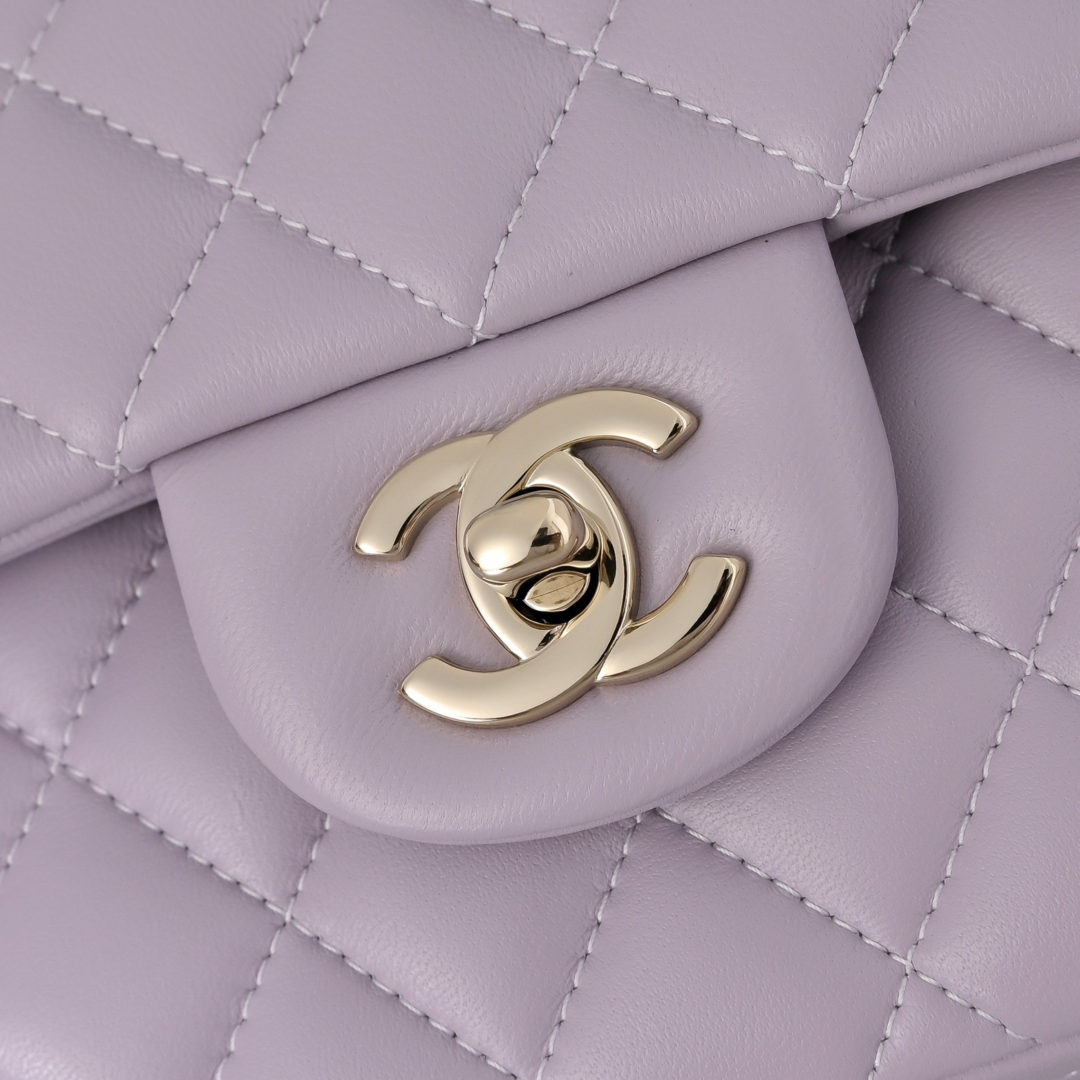 Chanel Classic Flap handbag Light purple with light gold hardware A01113 23x14.5x6cm