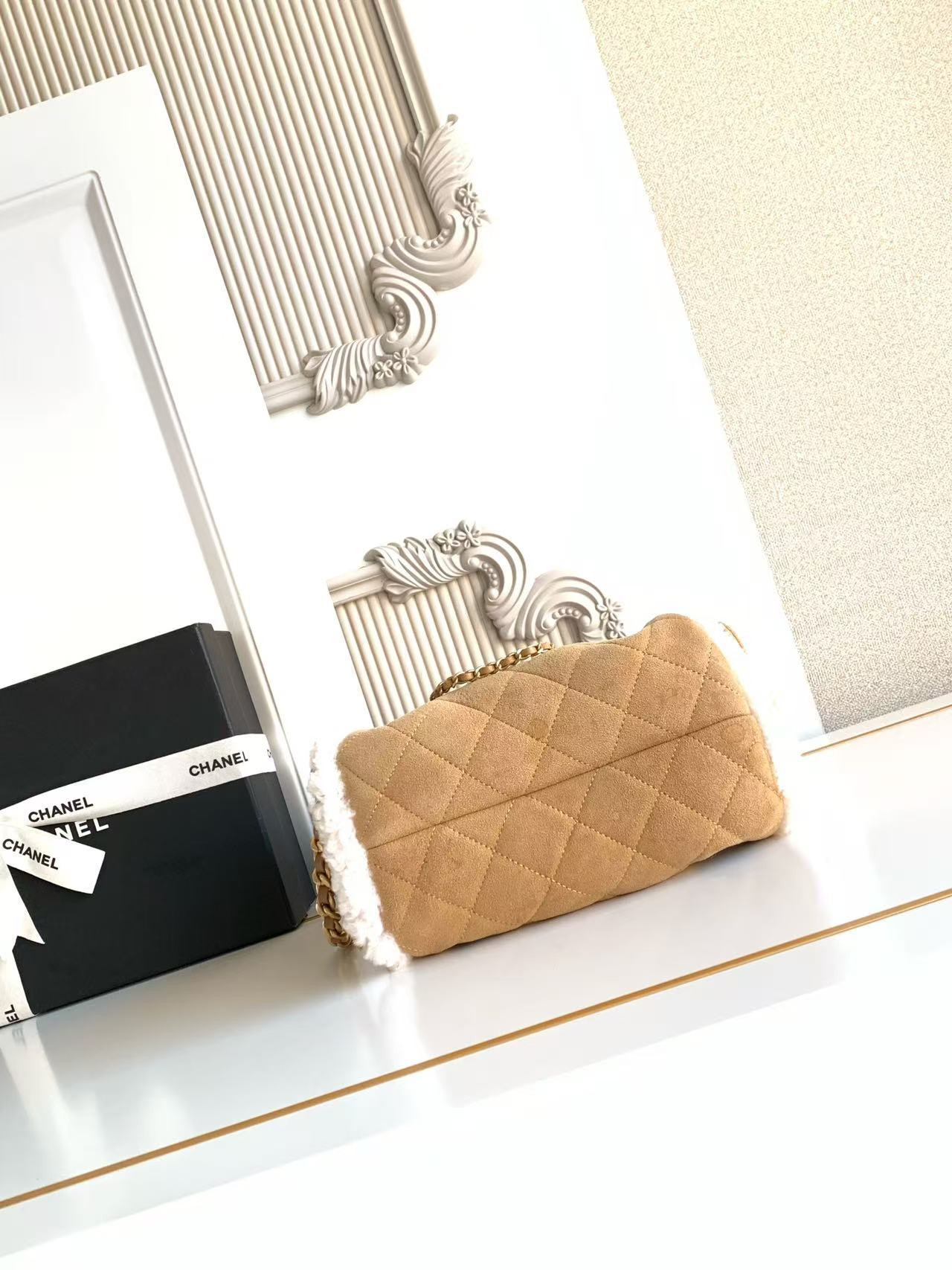 CHANEL 25C Bucket Bag 20x22x12.5cm
