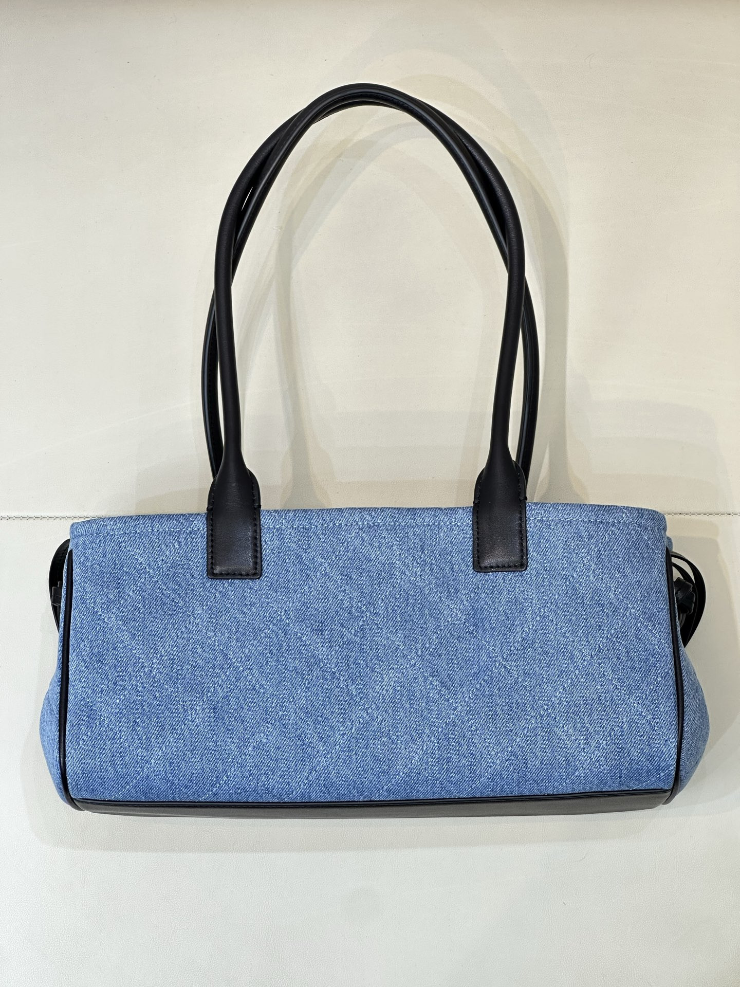 Chanel Small Tote AS6288 15x31x12cm