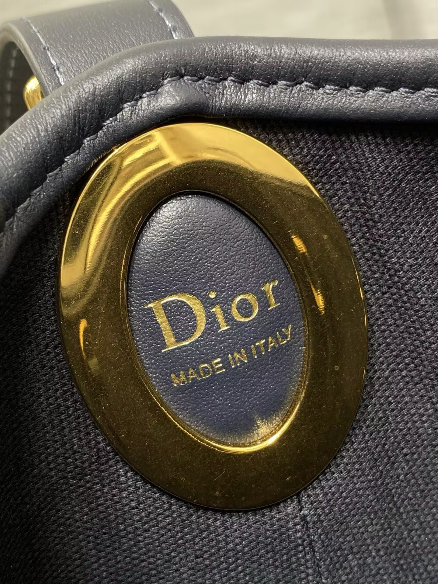 Dior Small Médaillon Bucket Bag 19.5x18.5x11.5cm