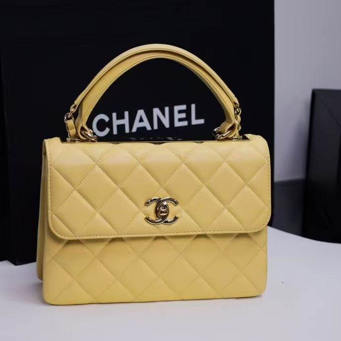 CHANEL FLAP BAG WITH TOP HANDLE 17x25x12cm