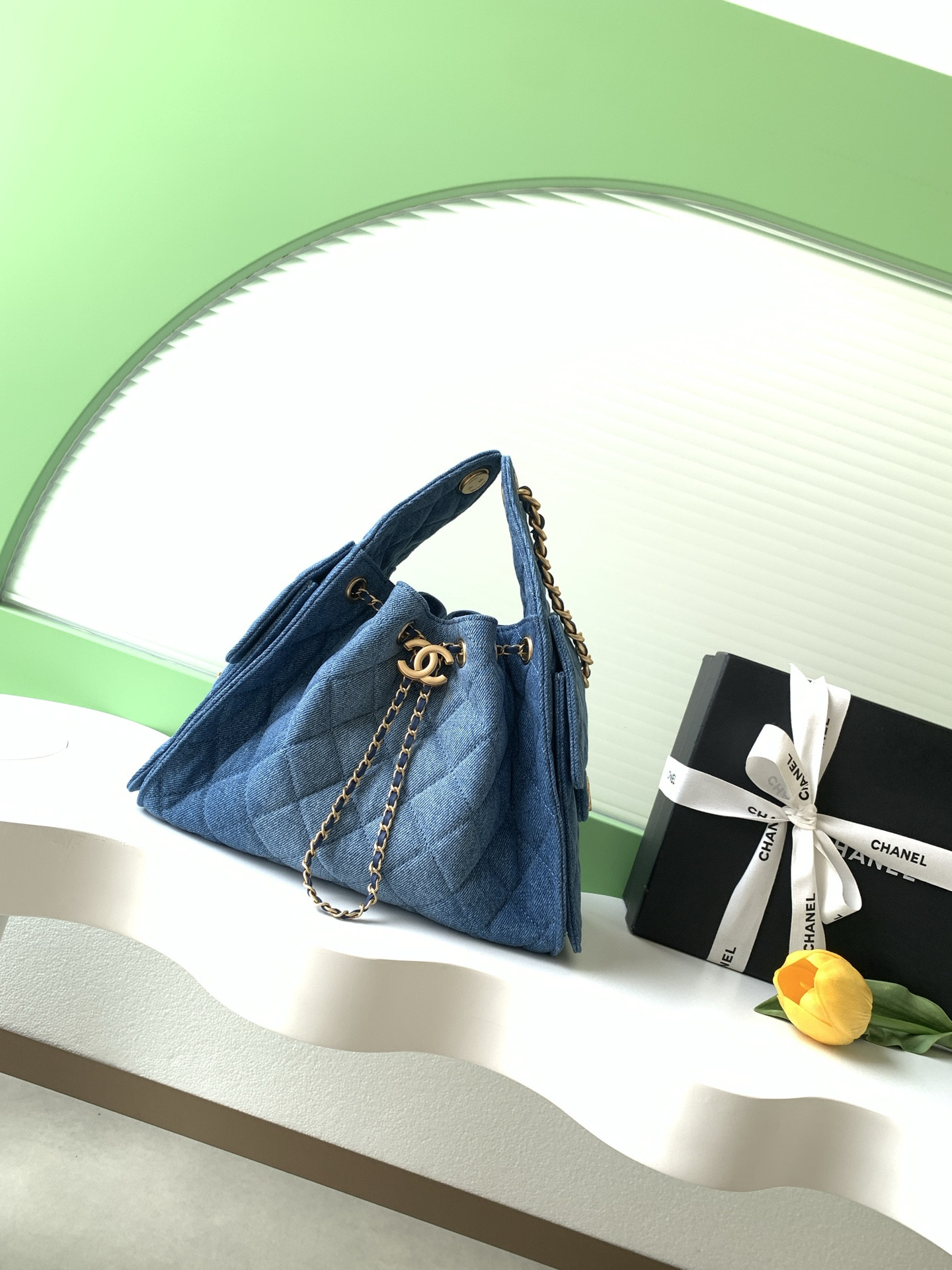 CHANEL 25 small Bucket Hobo handbag AS5293 30x26x14cm