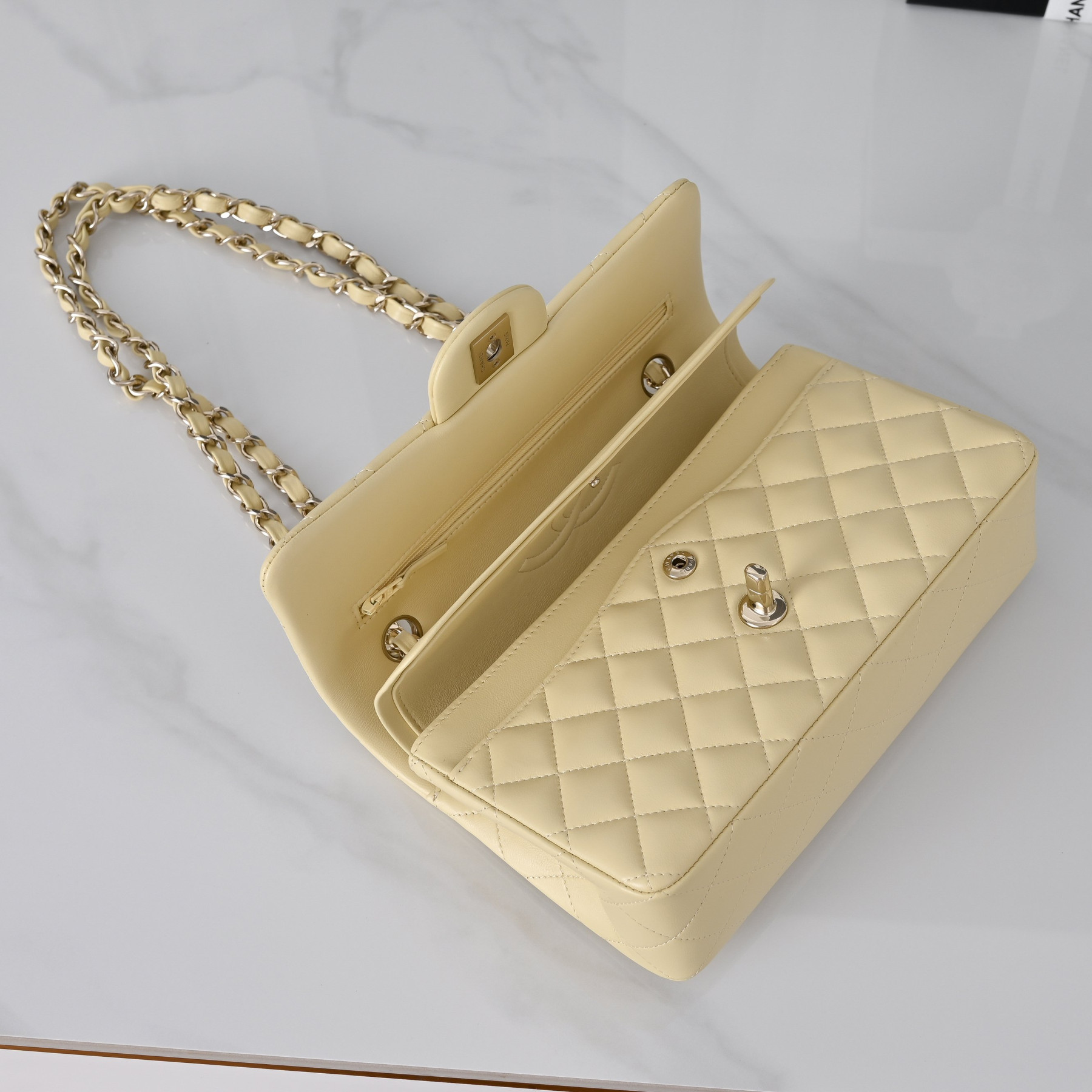 Chanel Classic Flap Handbag CF A01113 23x14.5x6cm