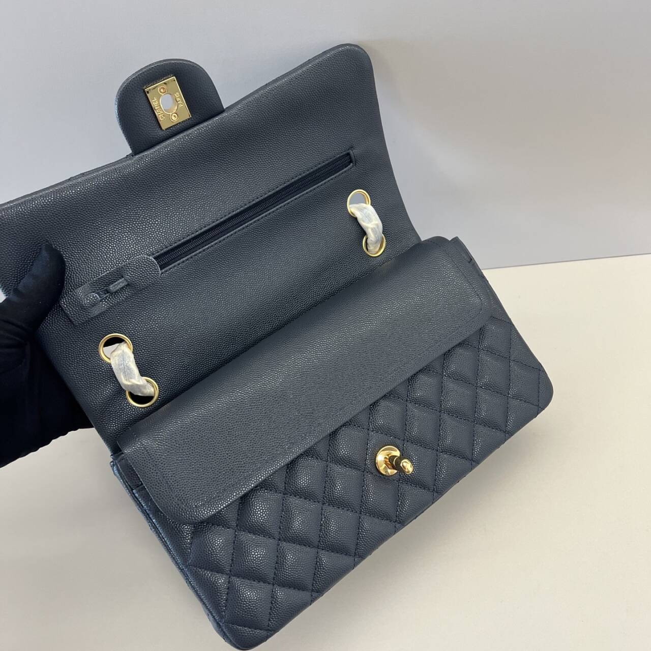 Chanel Classic Flap Bag 15x25.5x6cm