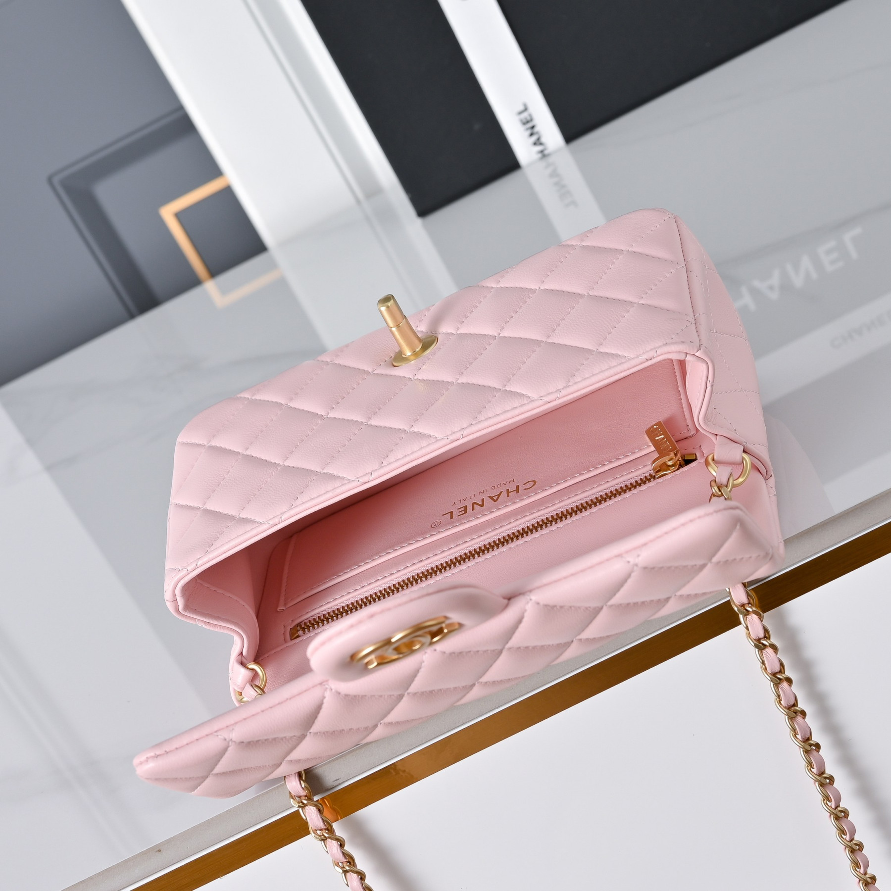 Chanel Flap Bag AS1787 20x13x7cm