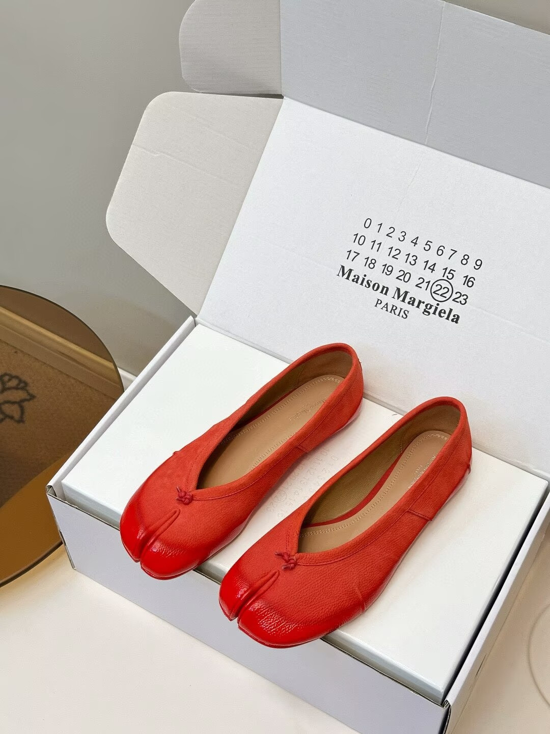ua ma1s0n Marg*e1a tabi leather ballet flats