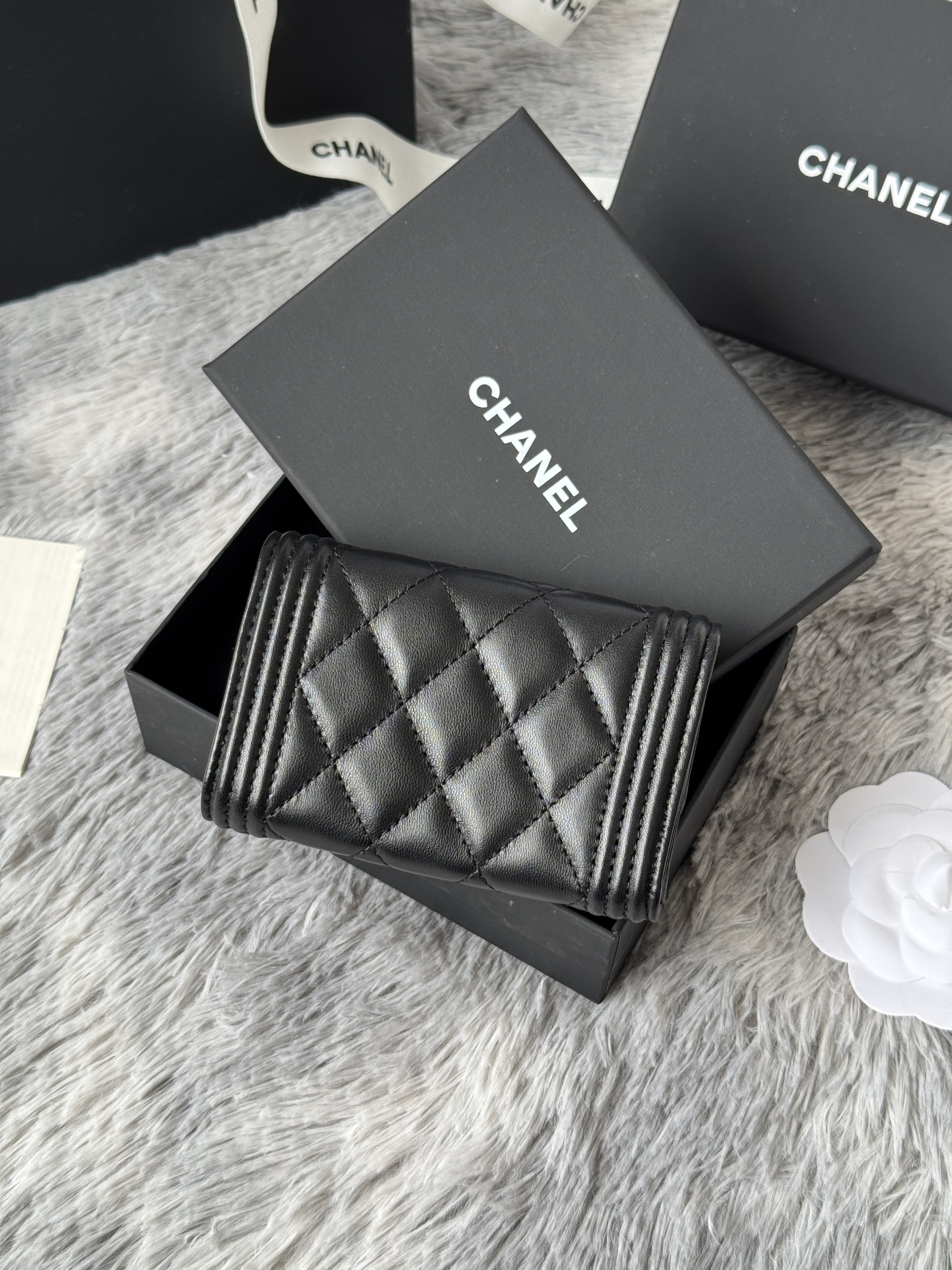 Chanel BOY CHANEL Flap Card Holder A80603 7.5x11.3x2.1cm