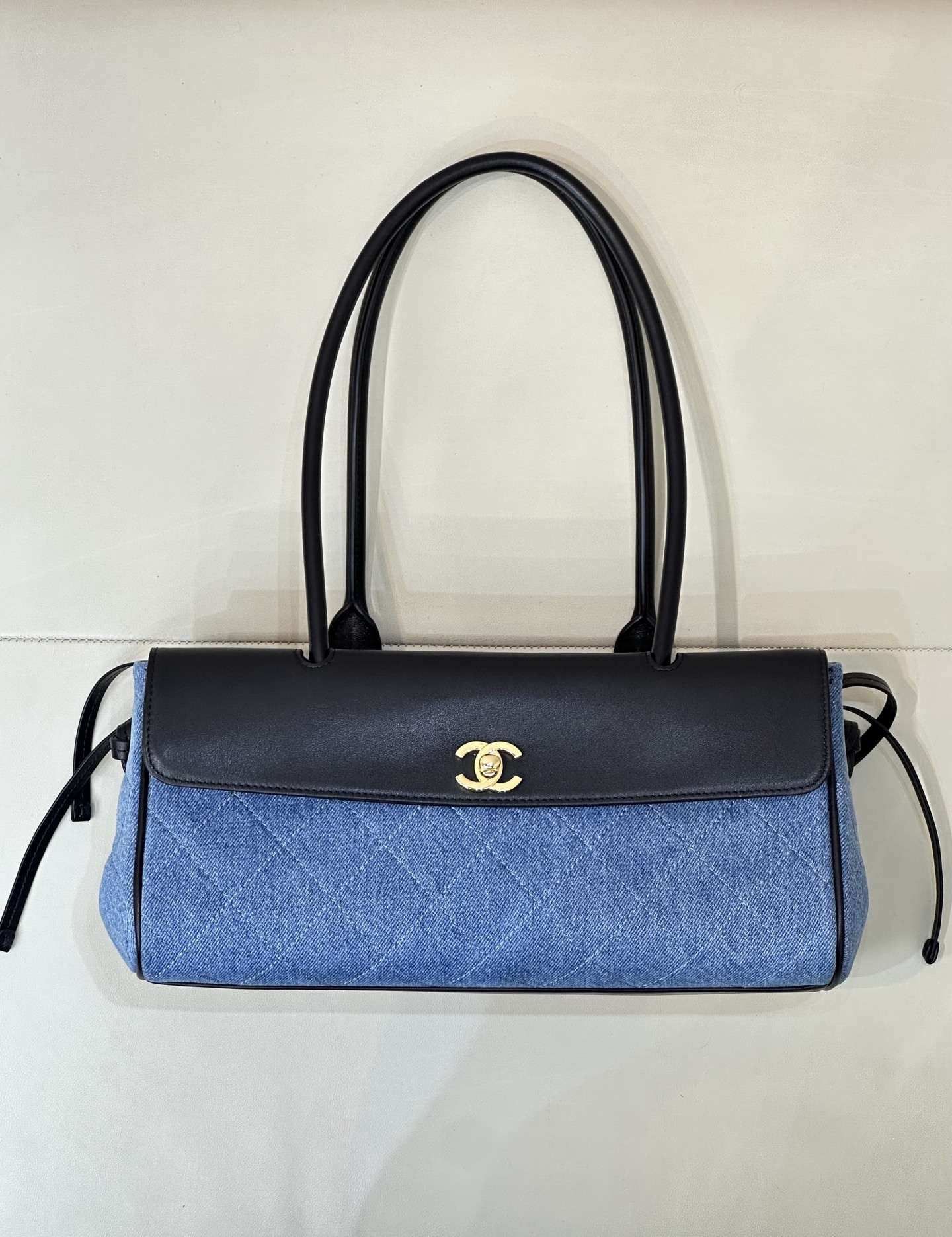 Chanel Small Tote AS6288 15x31x12cm