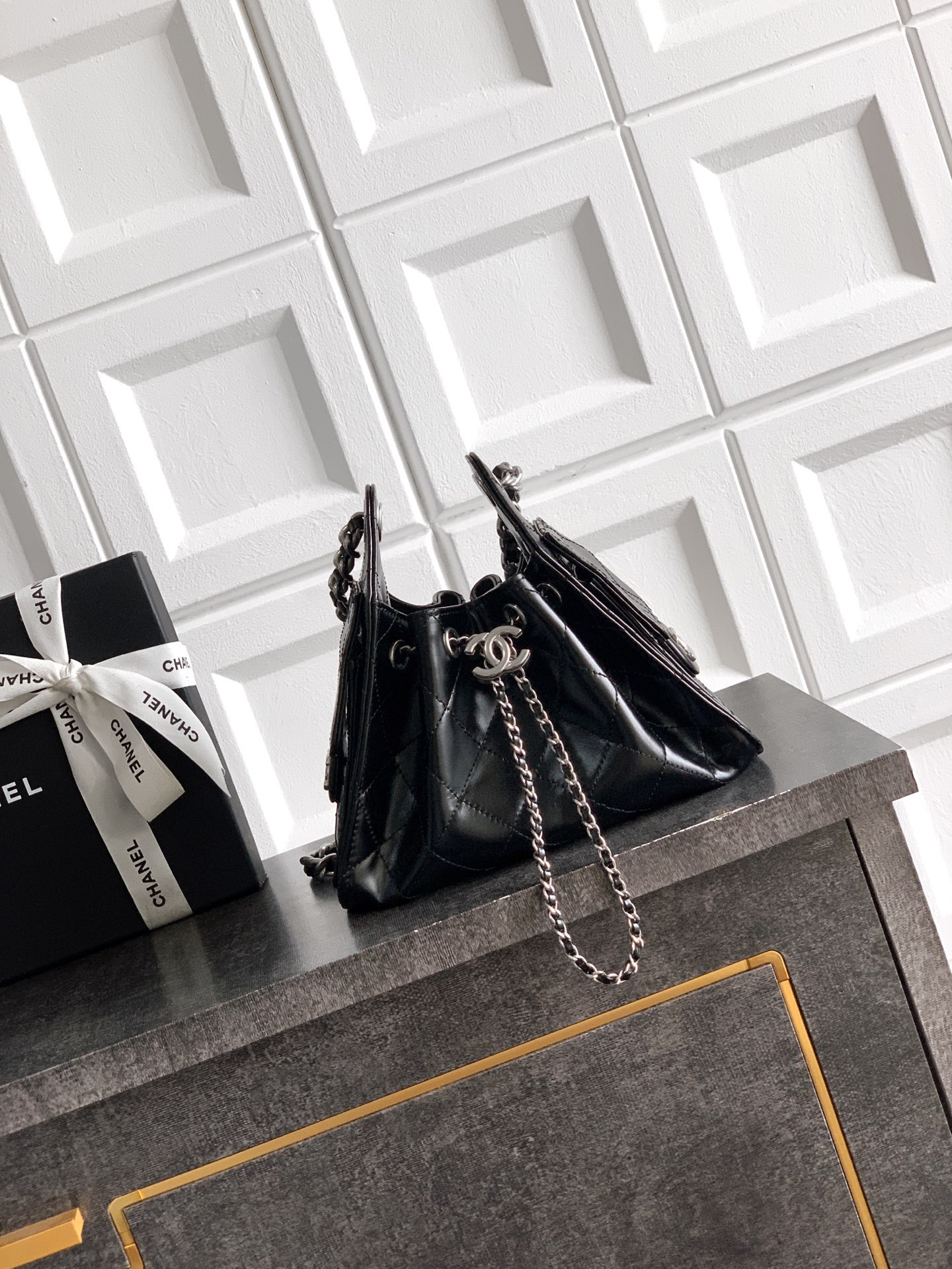 CHANEL 25C Bucket Bag Oil Wax Leather 20x22x12.5cm