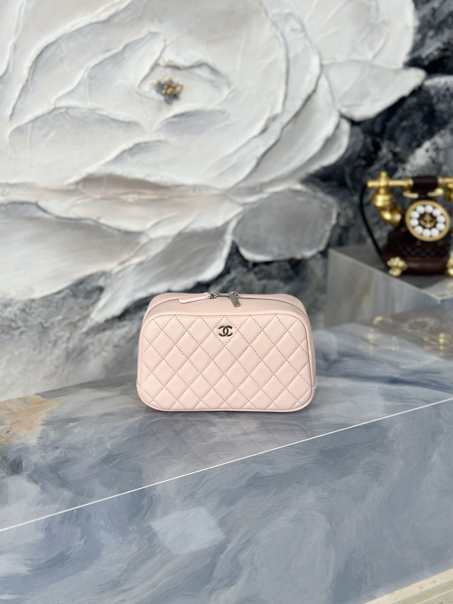 Chanel Pouch Bag A31104 18.5x6x11cm