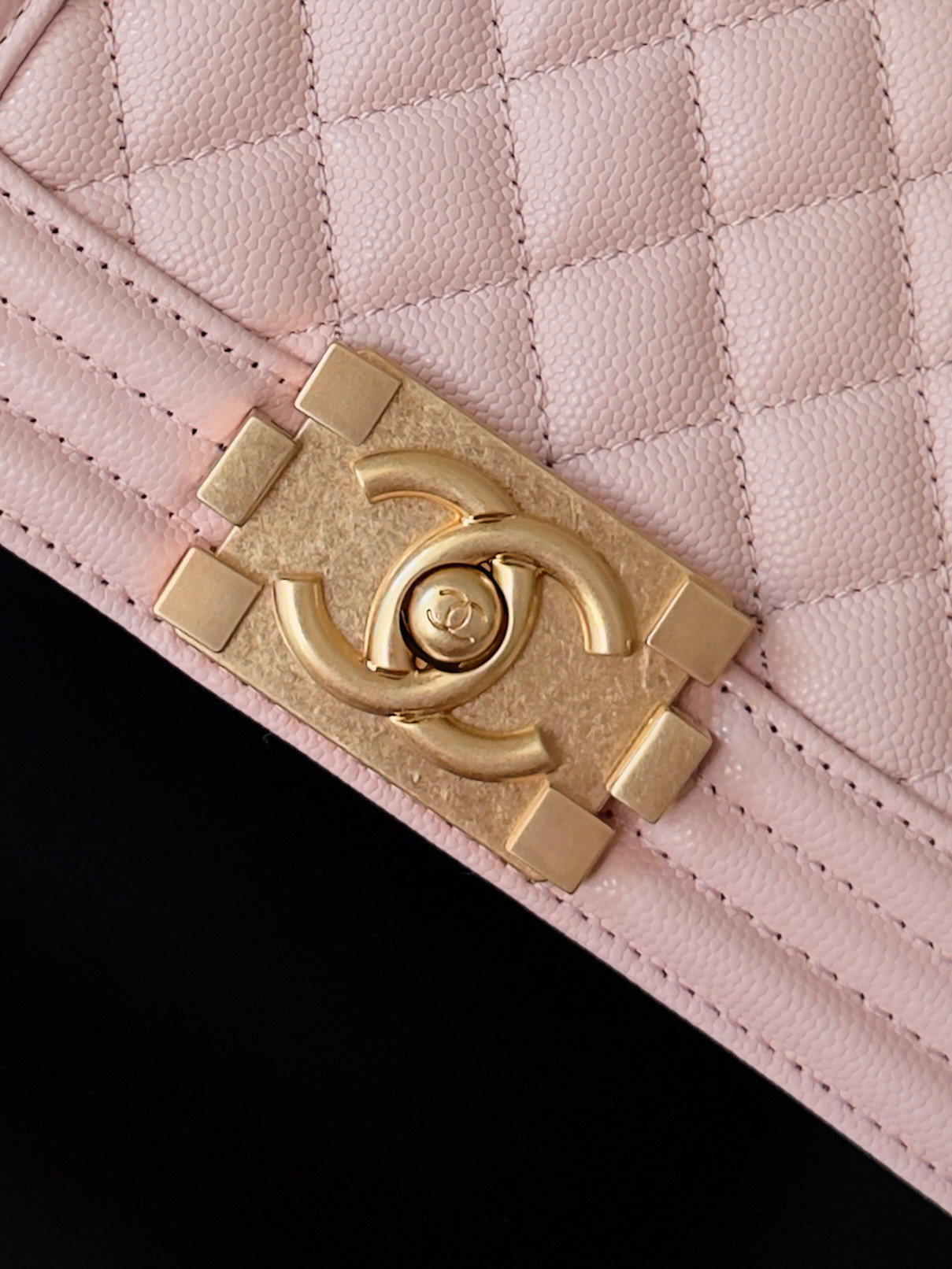 Chanel Boy Handbag 12x20x7cm