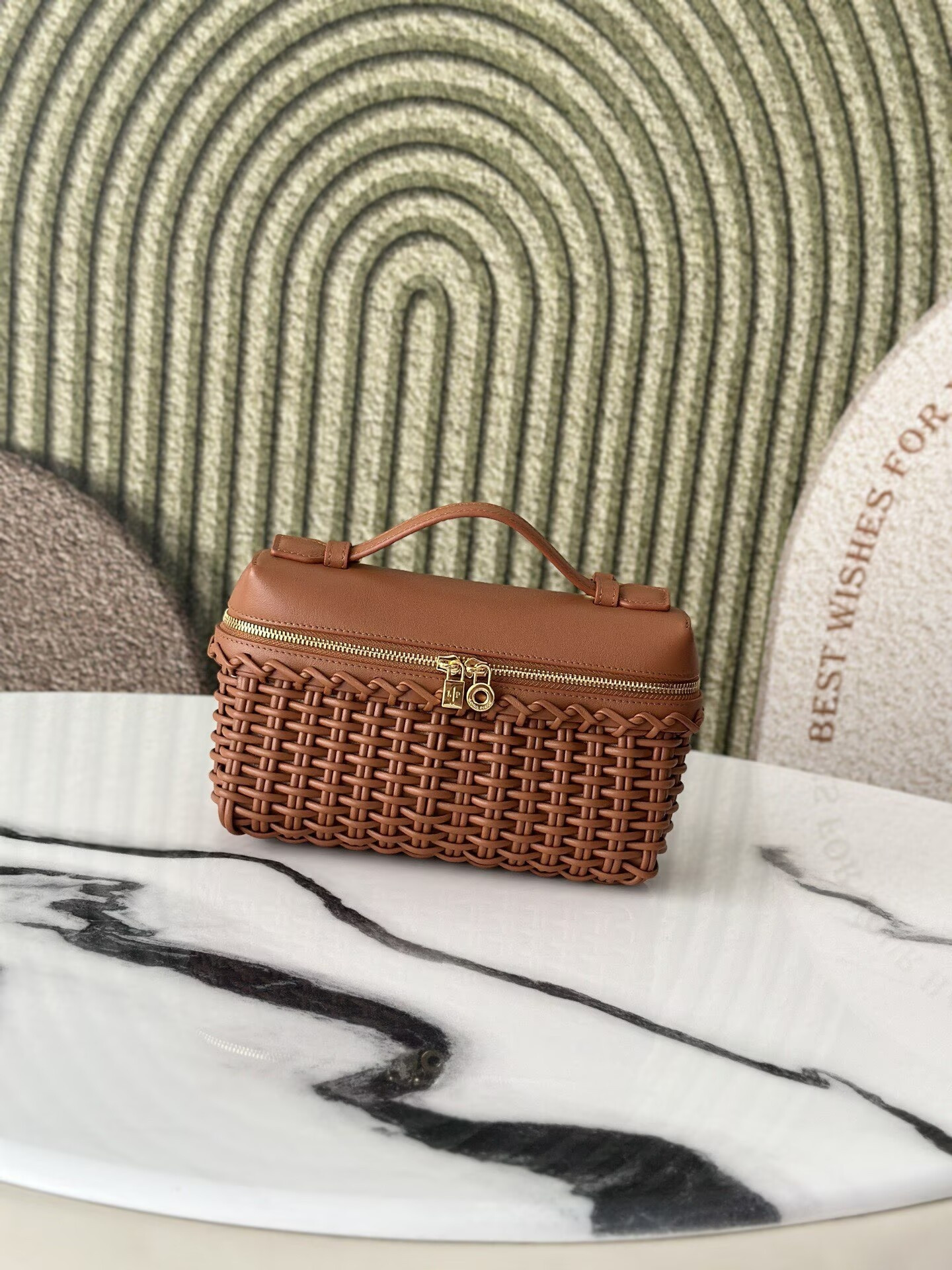 Loro Piana Extra Pocket L19 19 x 11.5 x 7cm