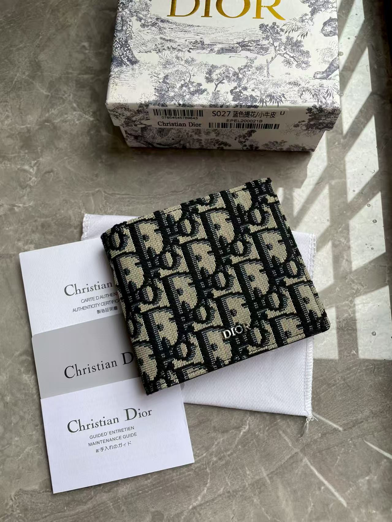 D10r Wallet Card Holder