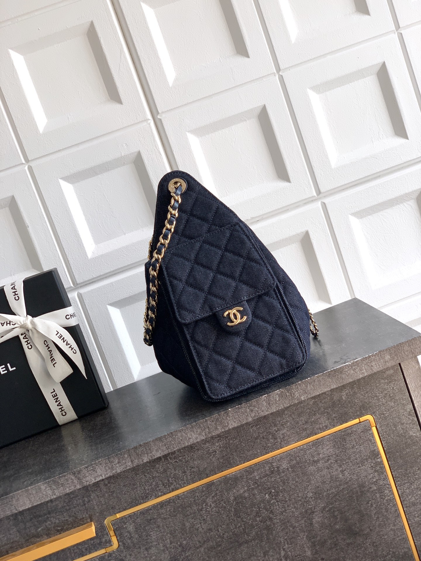 CHANEL 25C Bucket BAG 30x26x14cm