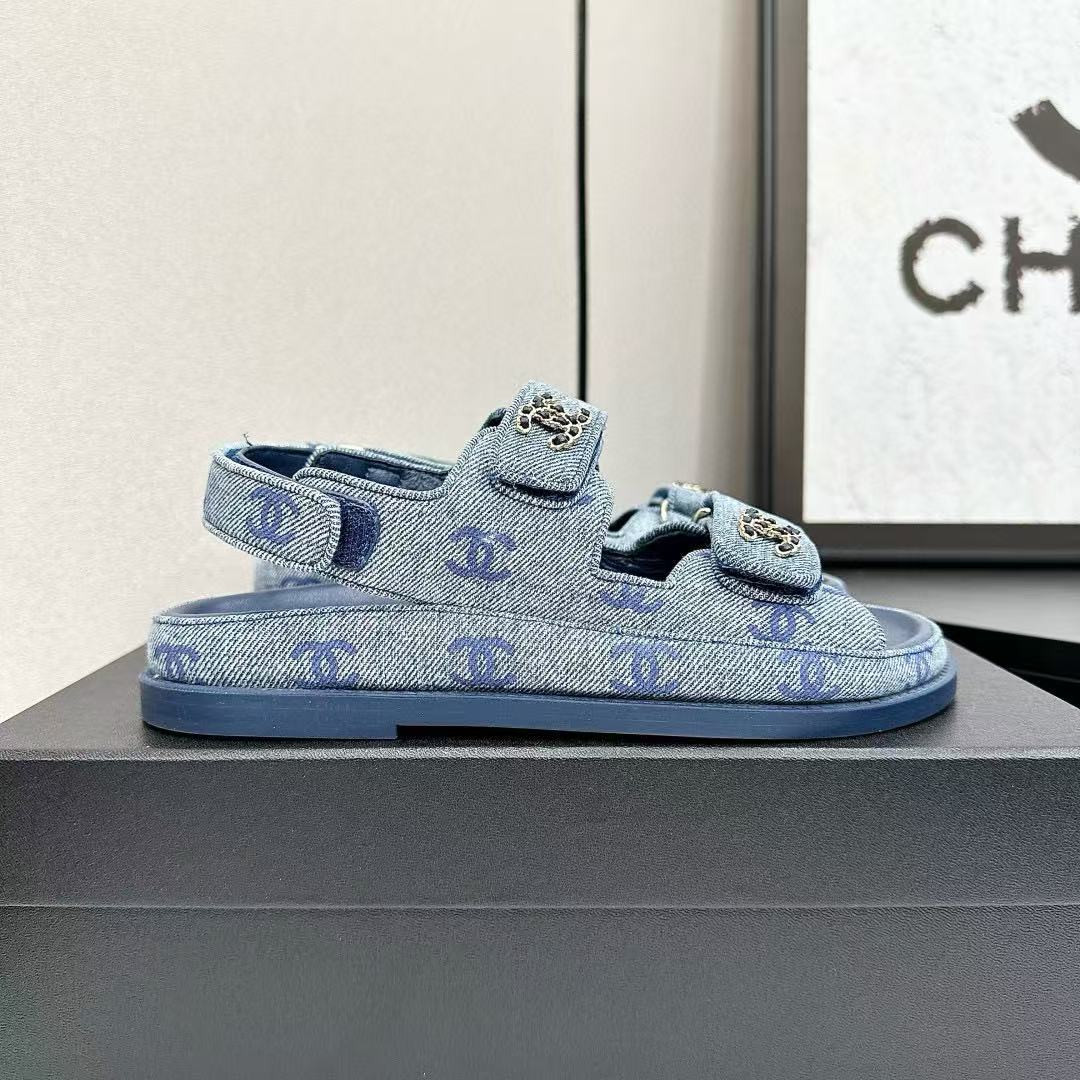 UA Ch**el Slides