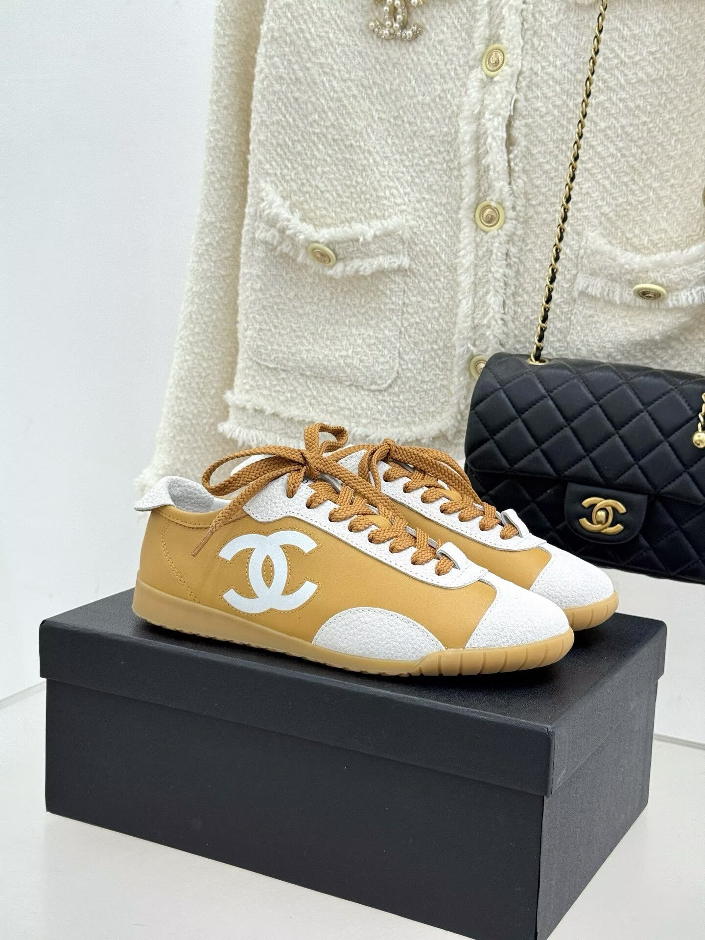 ua Ch**el trainers sneakers