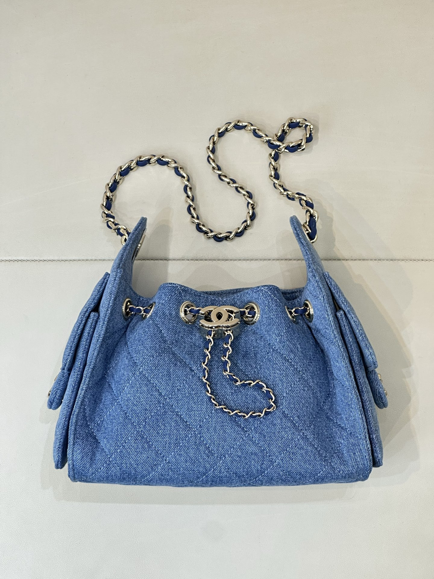 CHANEL 25C Bucket Bag 20x22x12.5cm
