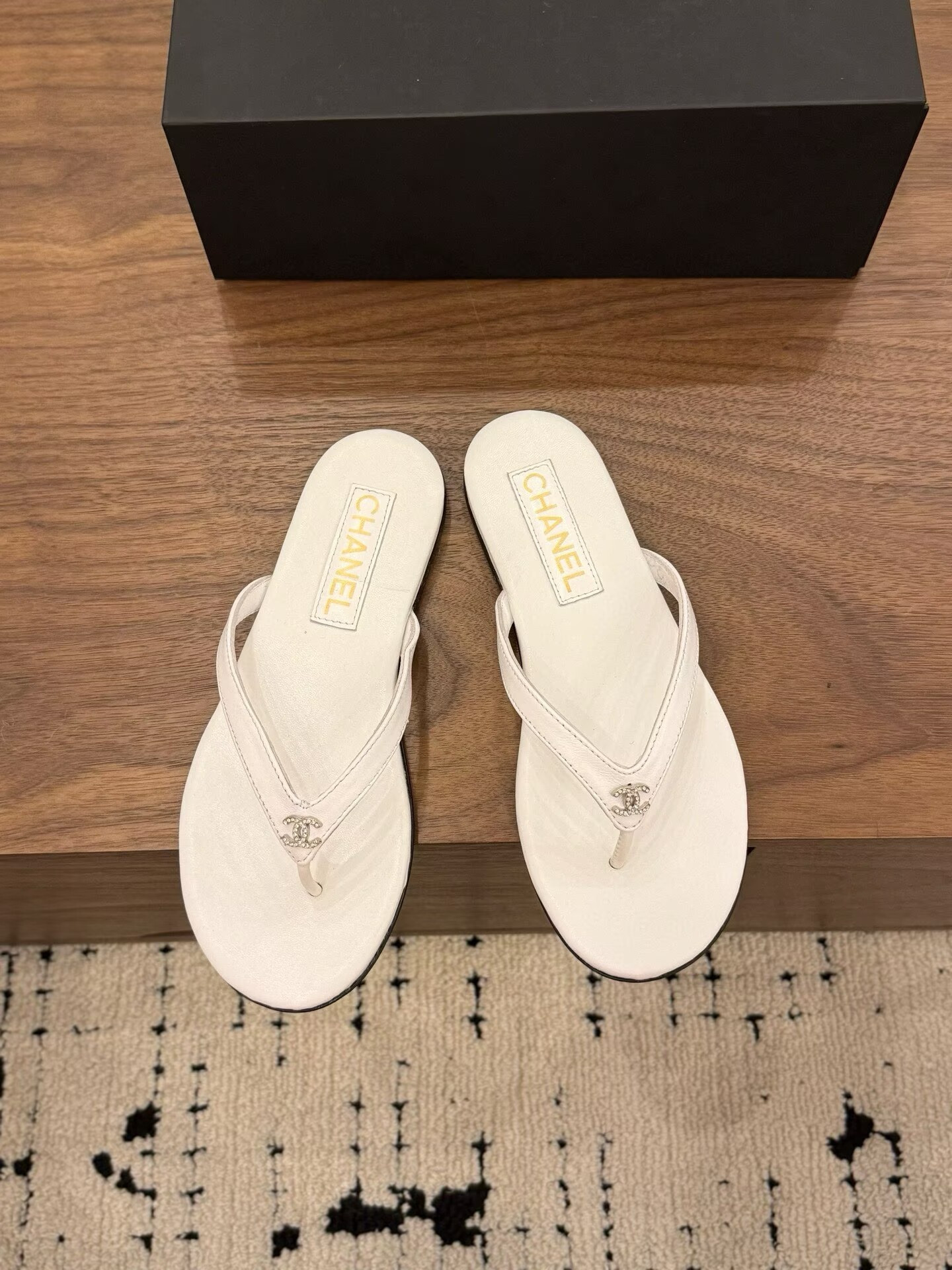 UA Chanel Slides