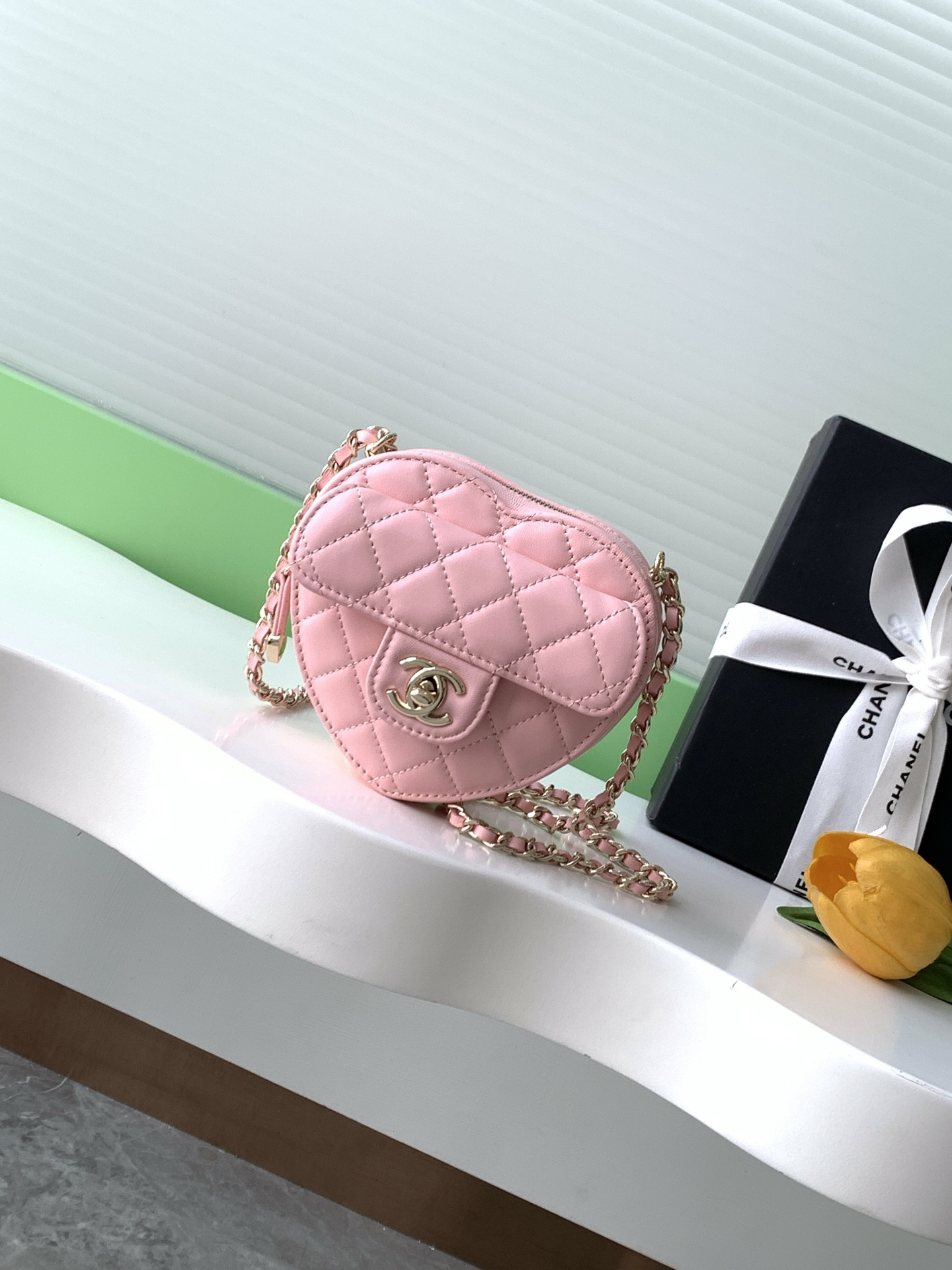 Chanel Mini 22S Heart Clutch With Chain 12x13x5.5cm
