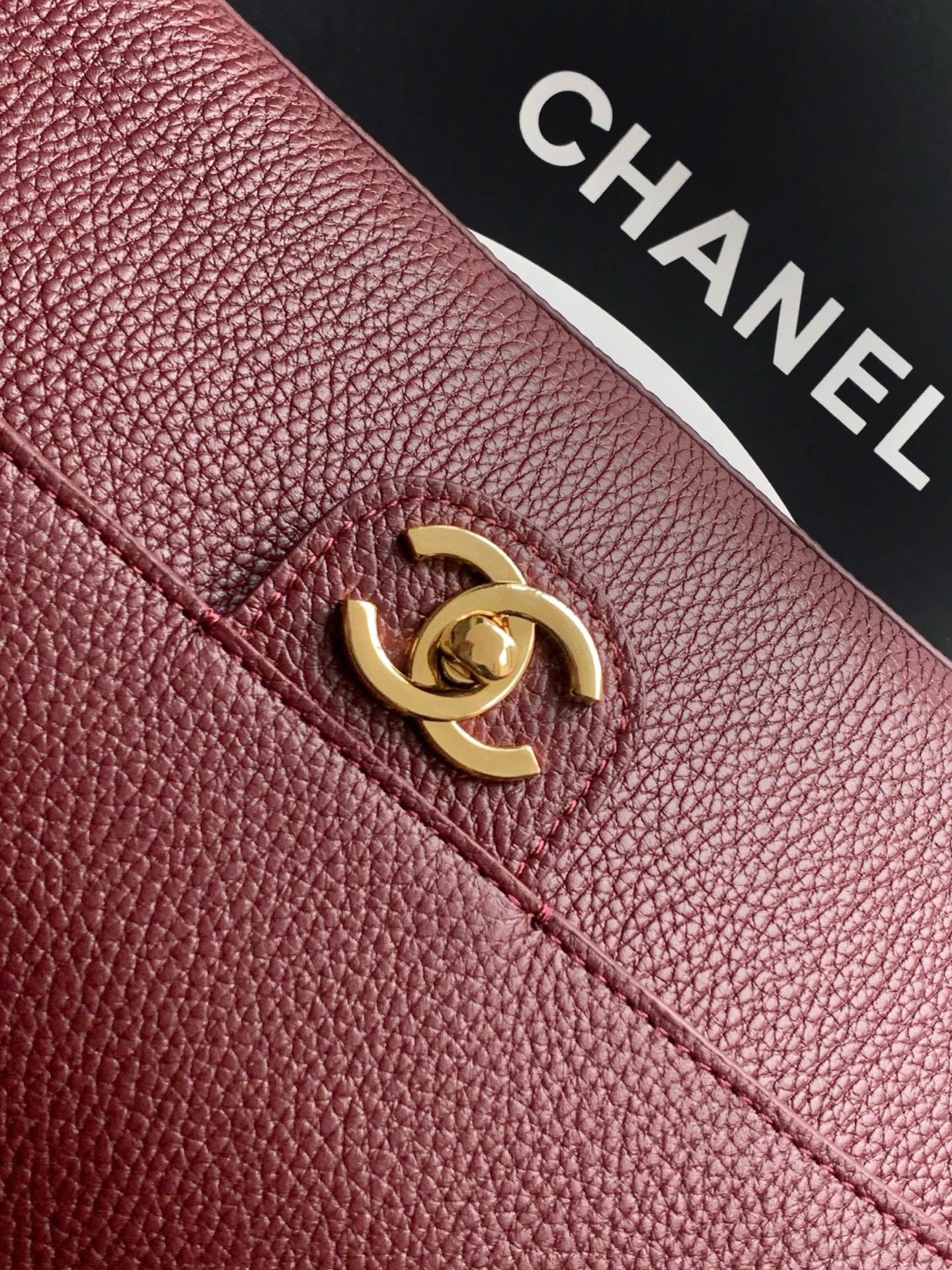 Chanel Maxi Flapbag AS6231 19.5x32x10cm