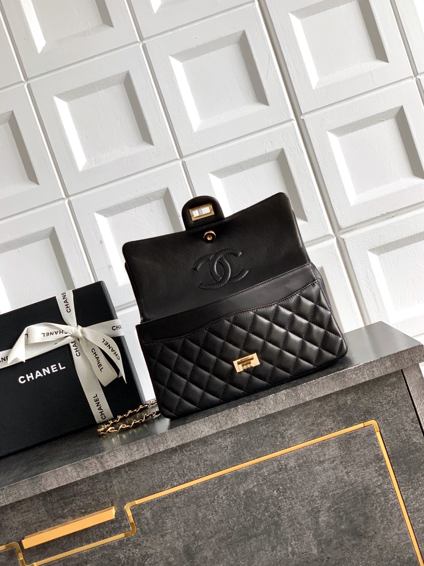 Chanel Flap Handbag 25.5x15.5x6.5cm