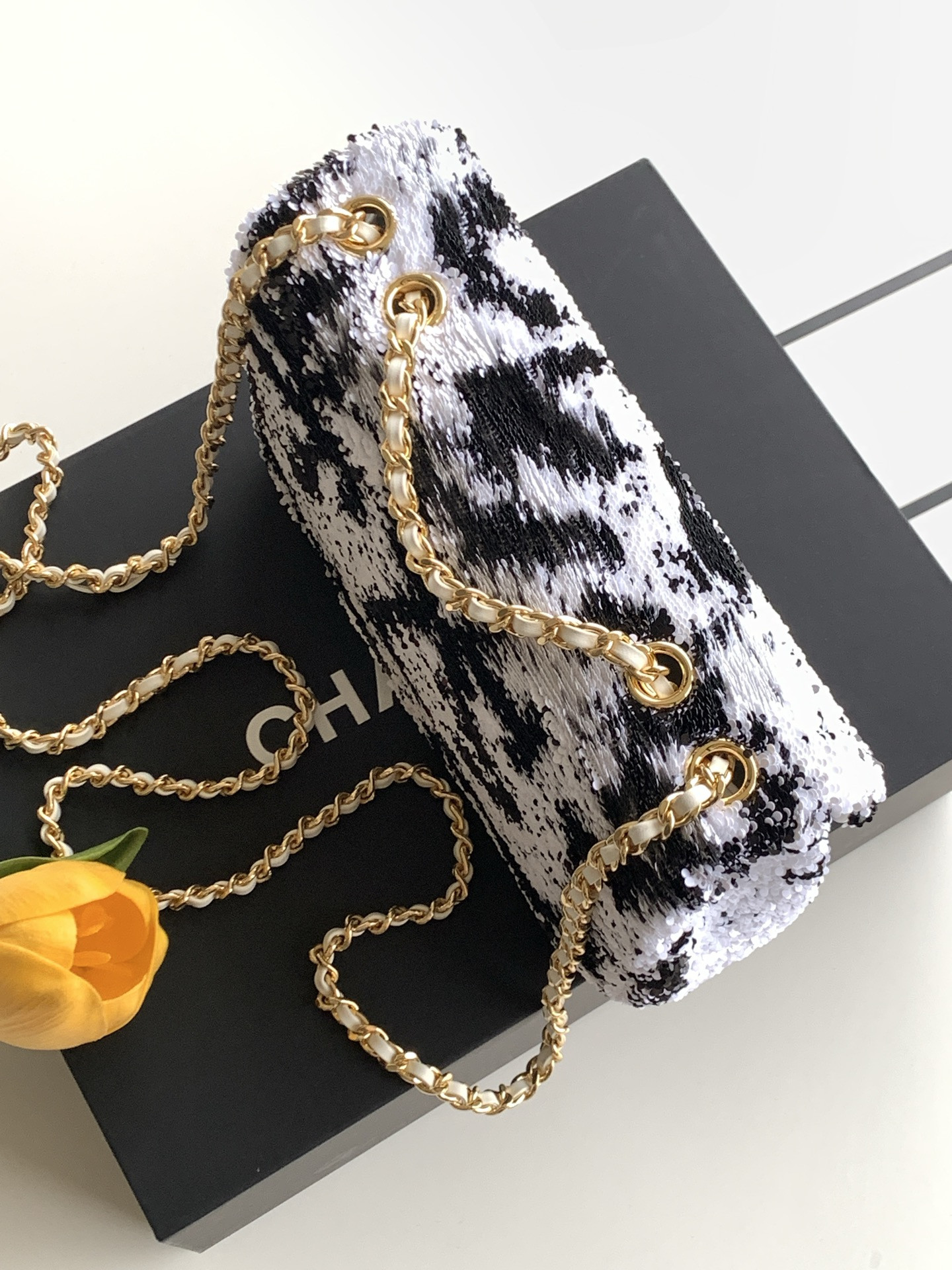 Chanel Flap Bag AS4418 14x21x8cm