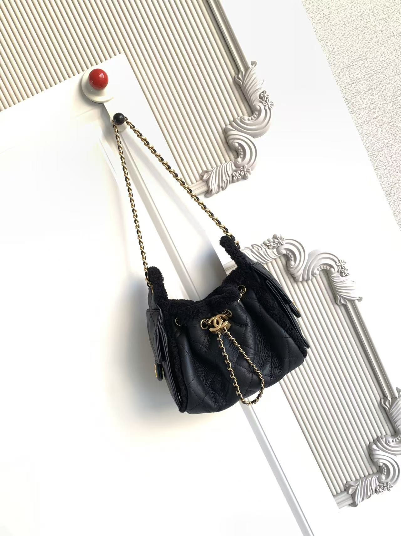 CHANEL 25C Bucket Bag 20x22x12.5cm