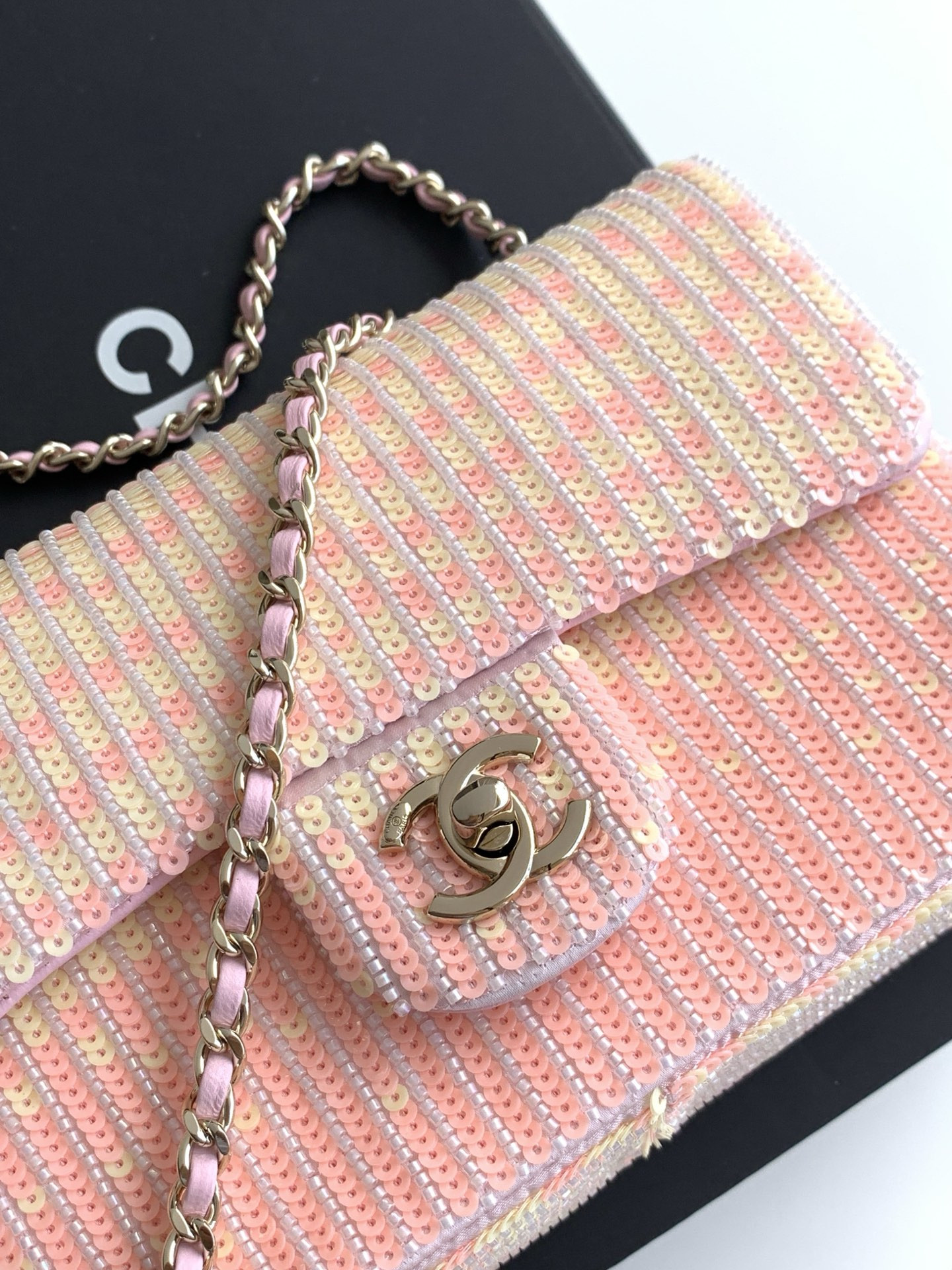 Chanel Flap Bag 21x14x8cm