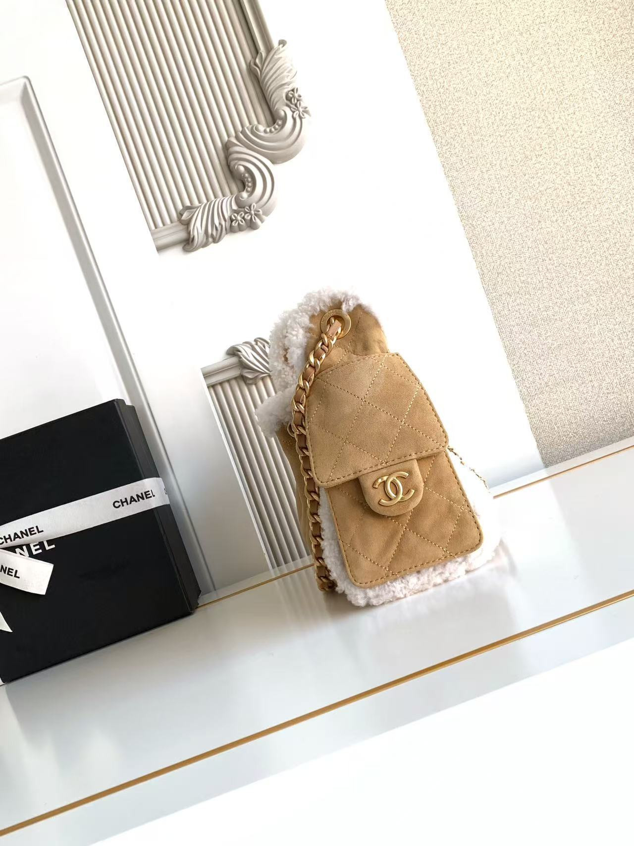 CHANEL 25C Bucket Bag 20x22x12.5cm