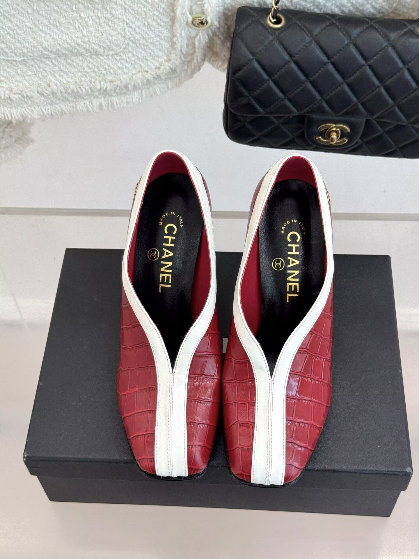 ua Ch**el pumps