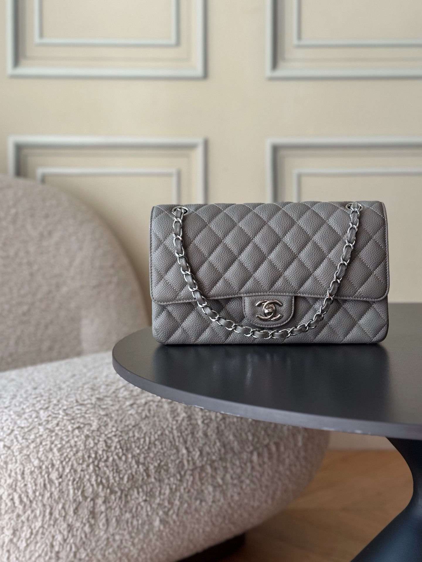 Chanel Flap Bag 25x15.5x6.5cm