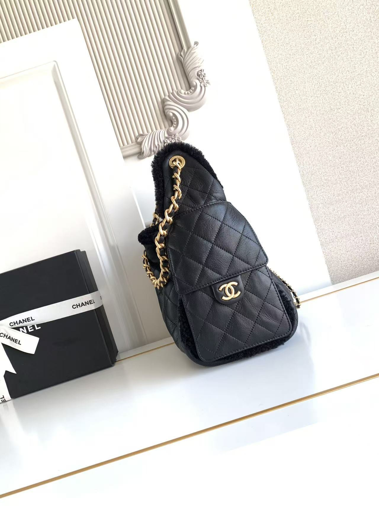 CHANEL 25C Bucket BAG 30x26x14cm