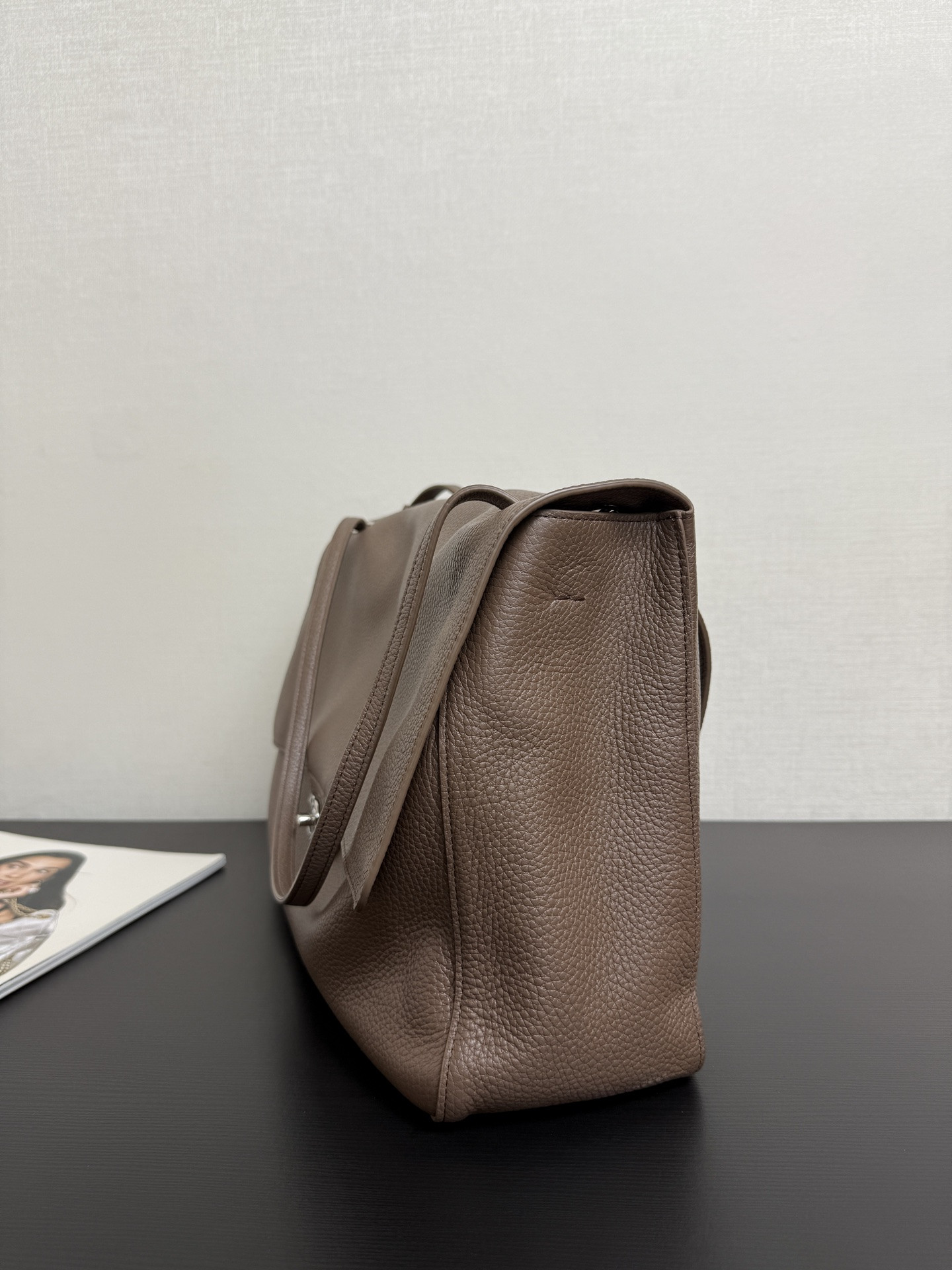 Chanel Maxi Flap Bag AS6233 26x38.5x11cm