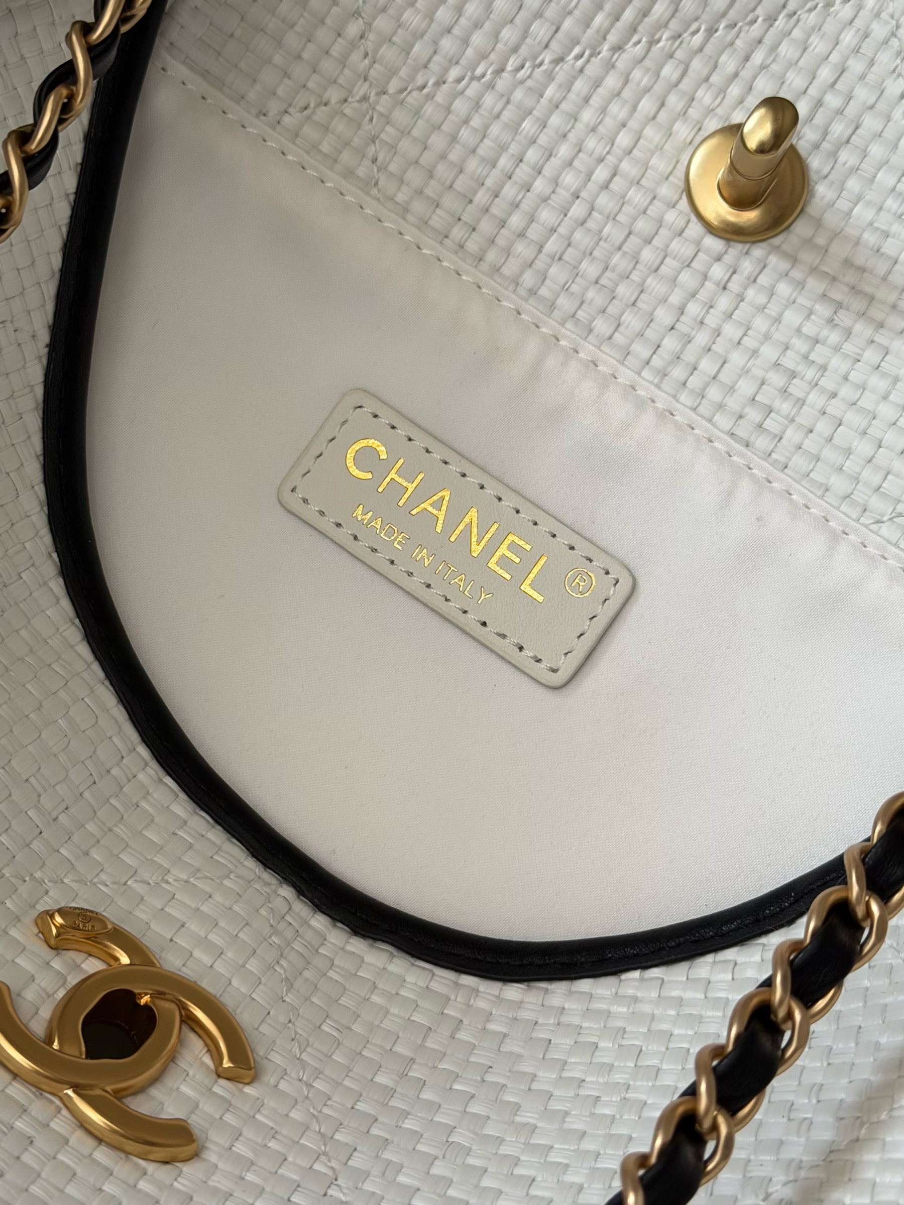 Chanel Maxi Shopping Bag AS5463 36 x 59 x 13cm