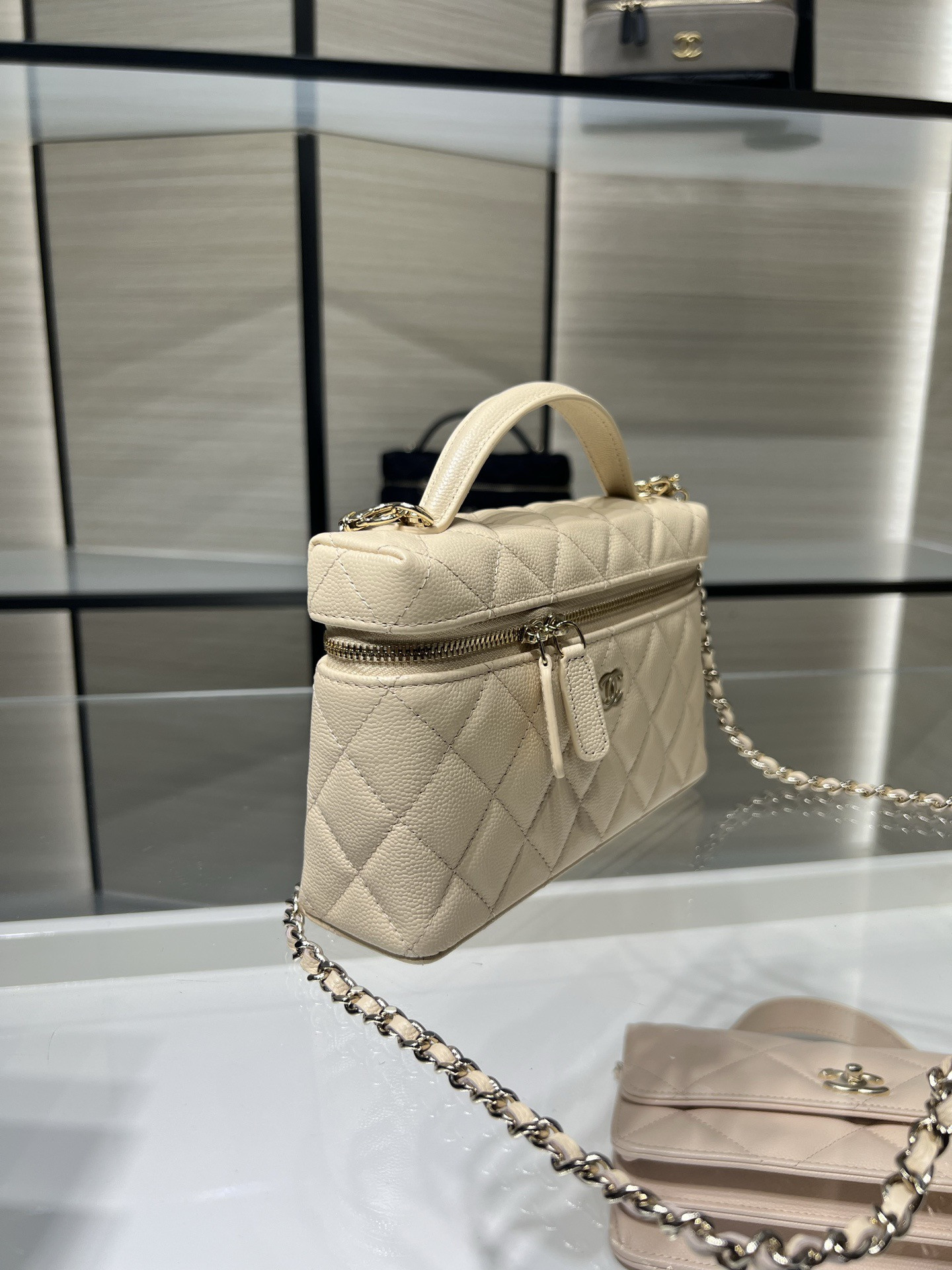 CHANEL Classic Vanity with chain Handbag AP4385 17x19.5x5cm